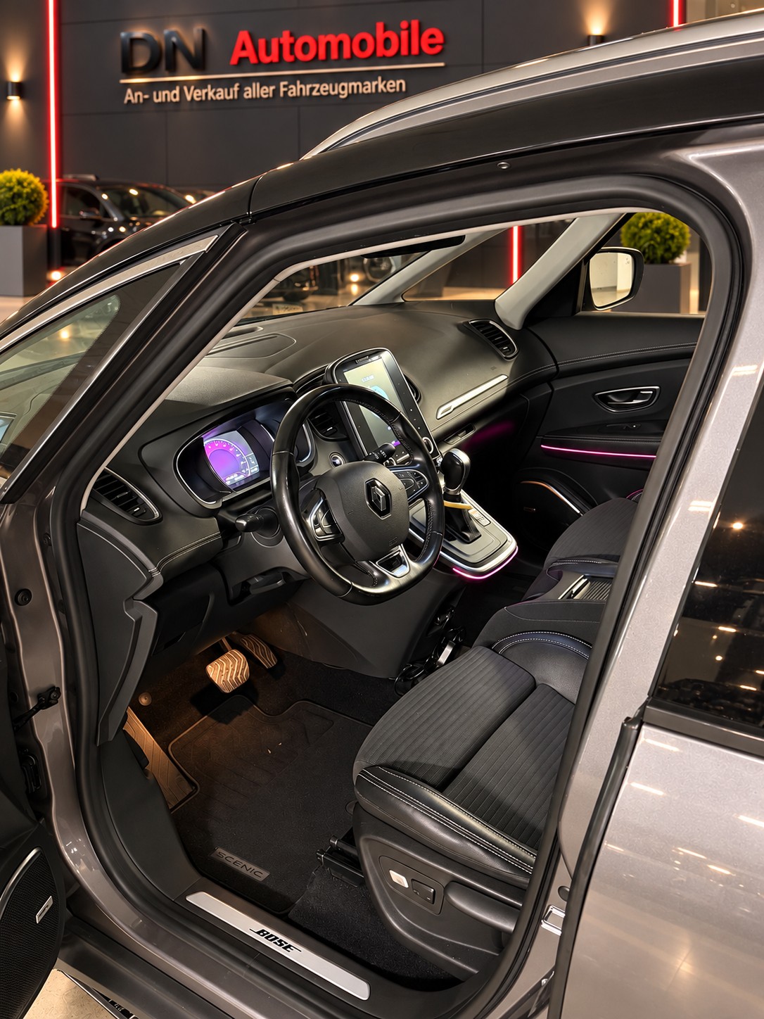 RENAULT Grand Scénic 1.6 dCi Bose EDC-image-6