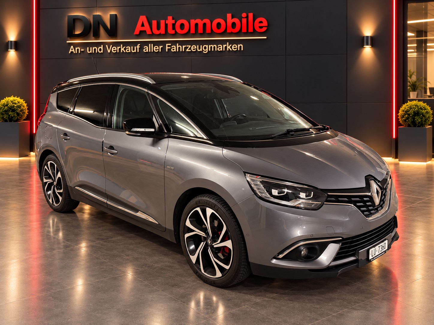 RENAULT Grand Scénic 1.6 dCi Bose EDC-image-1