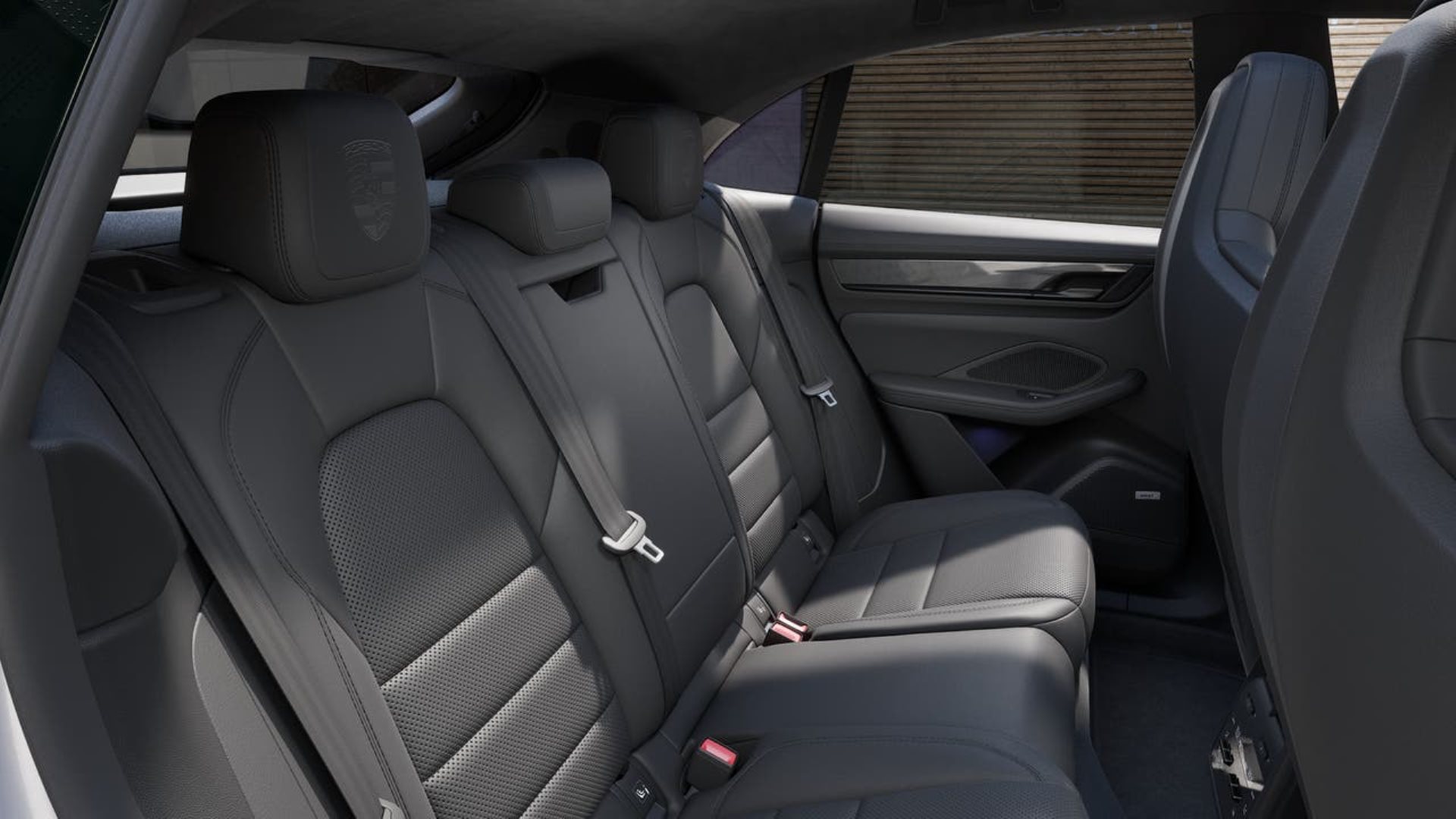 PORSCHE Macan Turbo-image-12