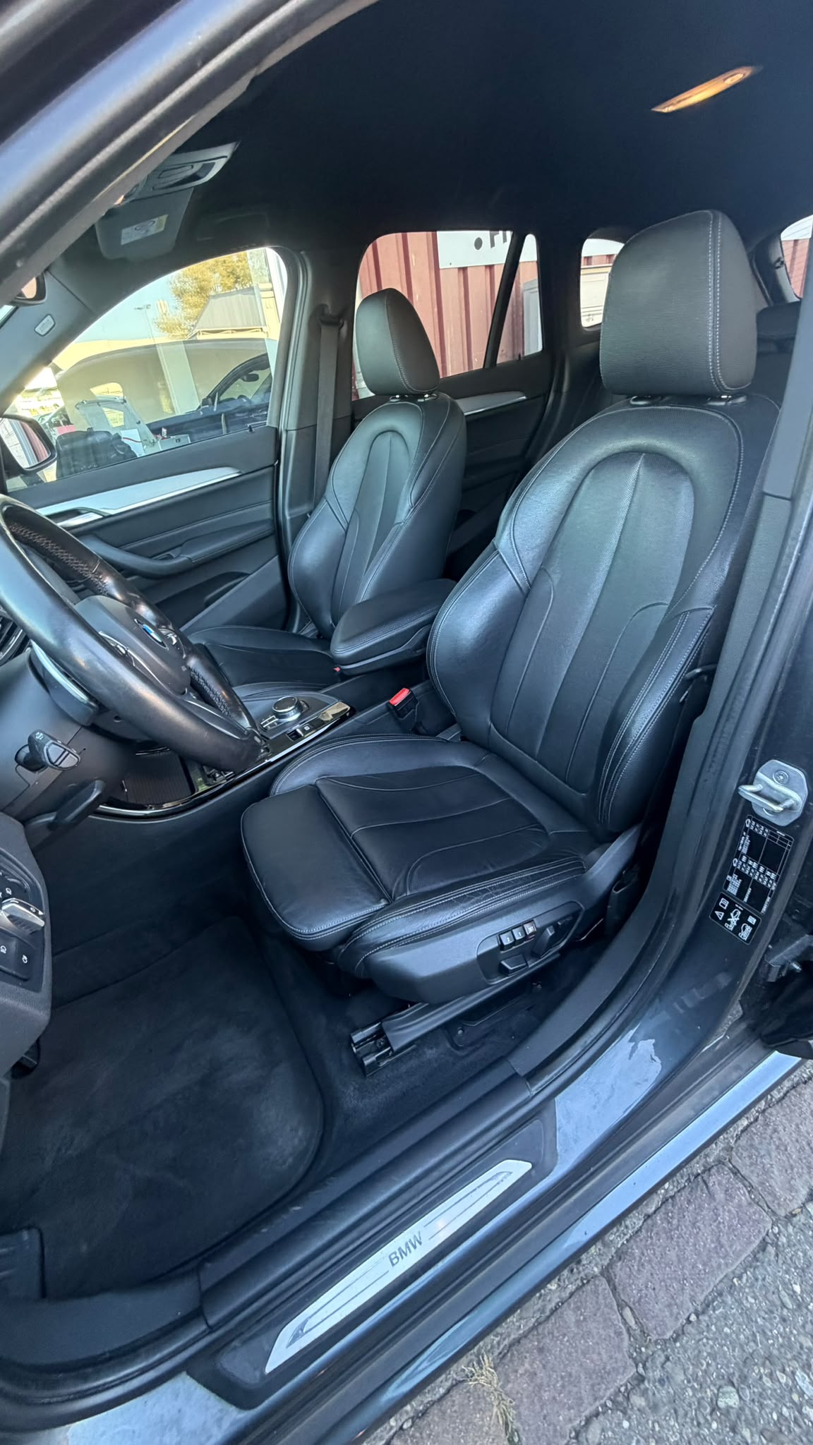 BMW X1 xDrive 18d Sport Line Steptronic-image-12