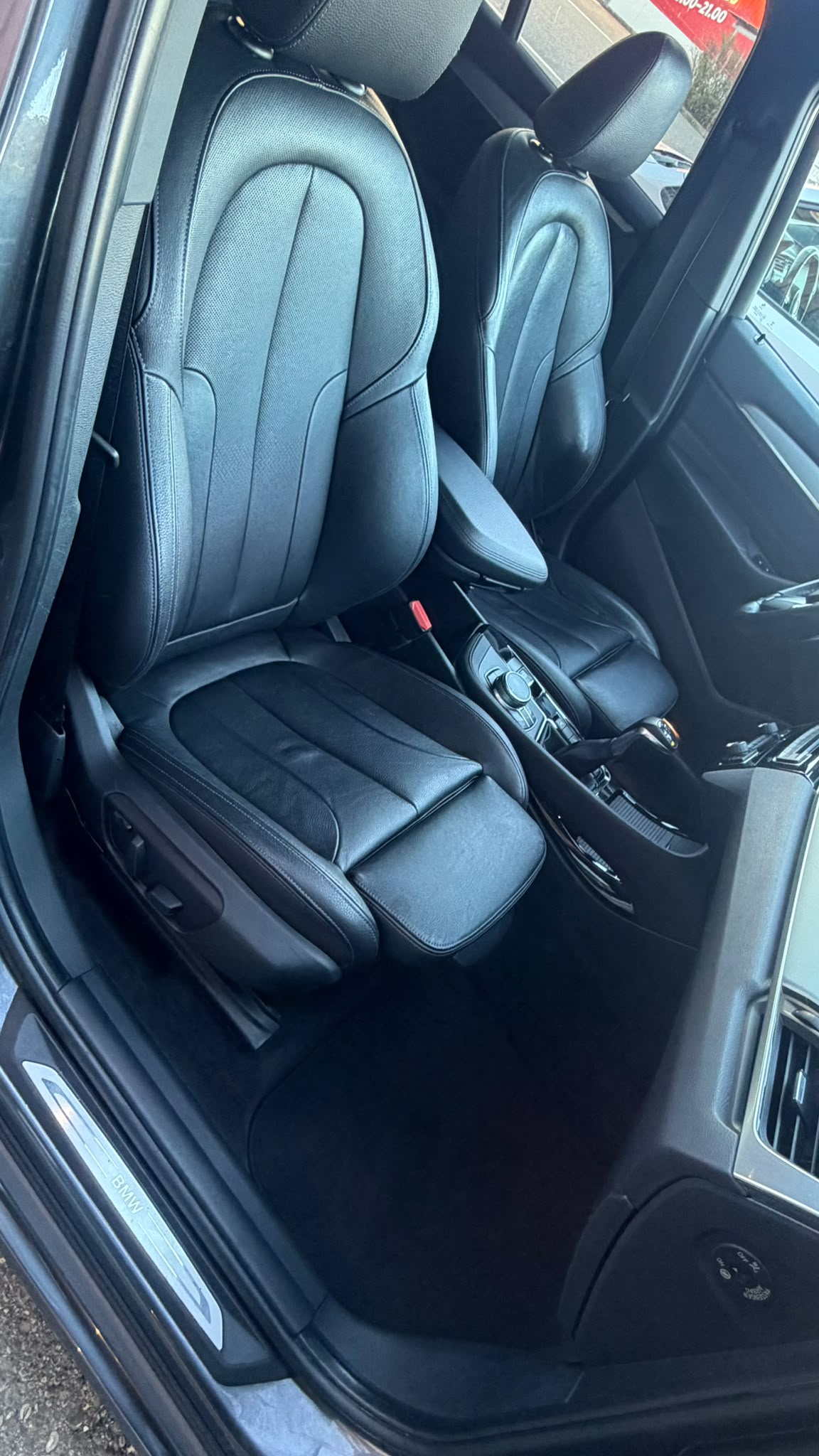 BMW X1 xDrive 18d Sport Line Steptronic-image-11
