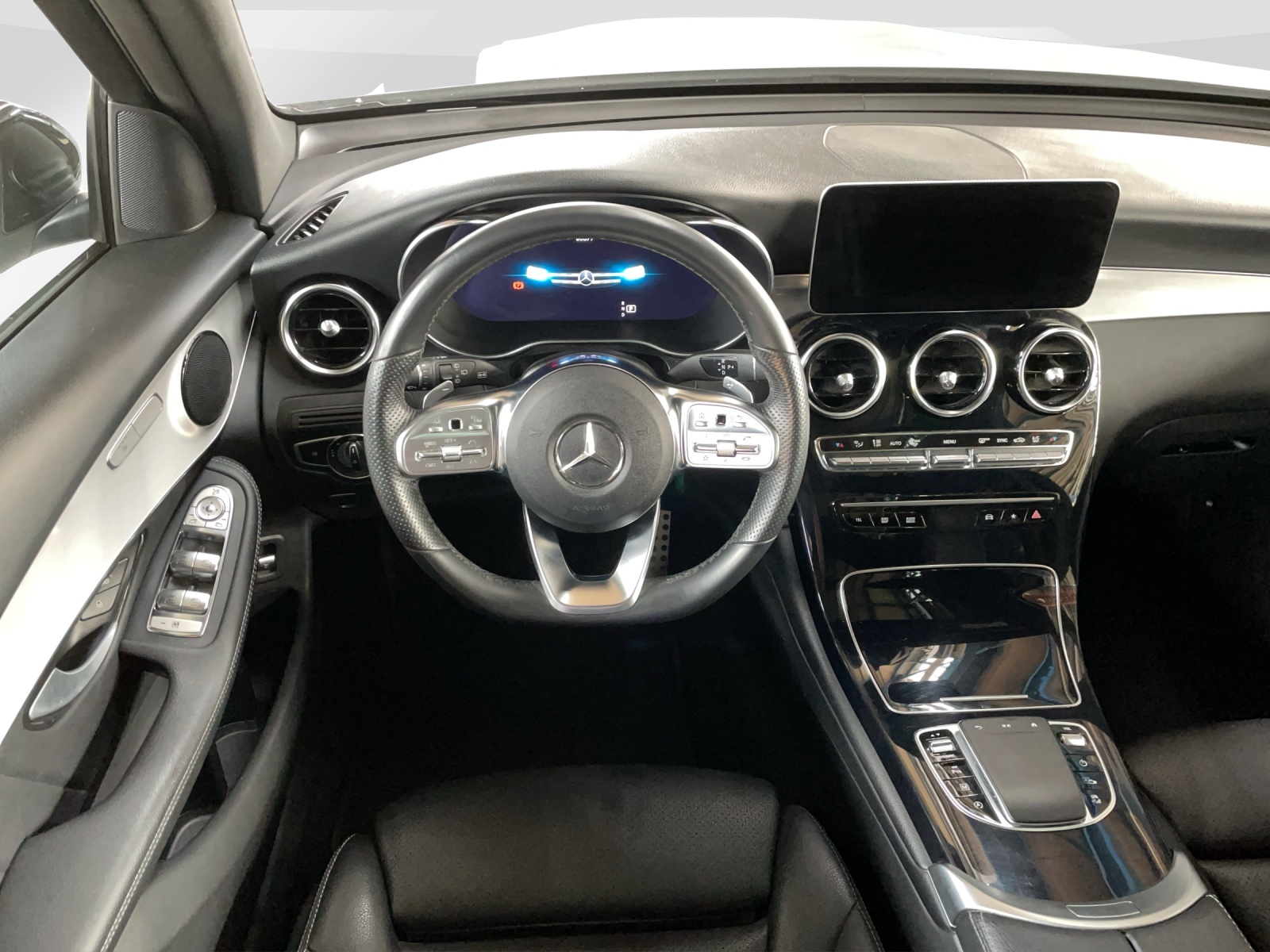 MERCEDES-BENZ GLC 220 d AMG Line 4m-image-9