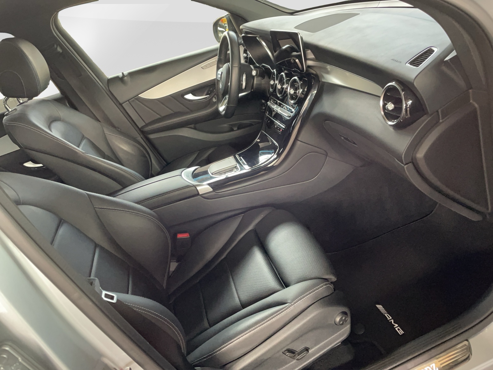 MERCEDES-BENZ GLC 220 d AMG Line 4m-image-13