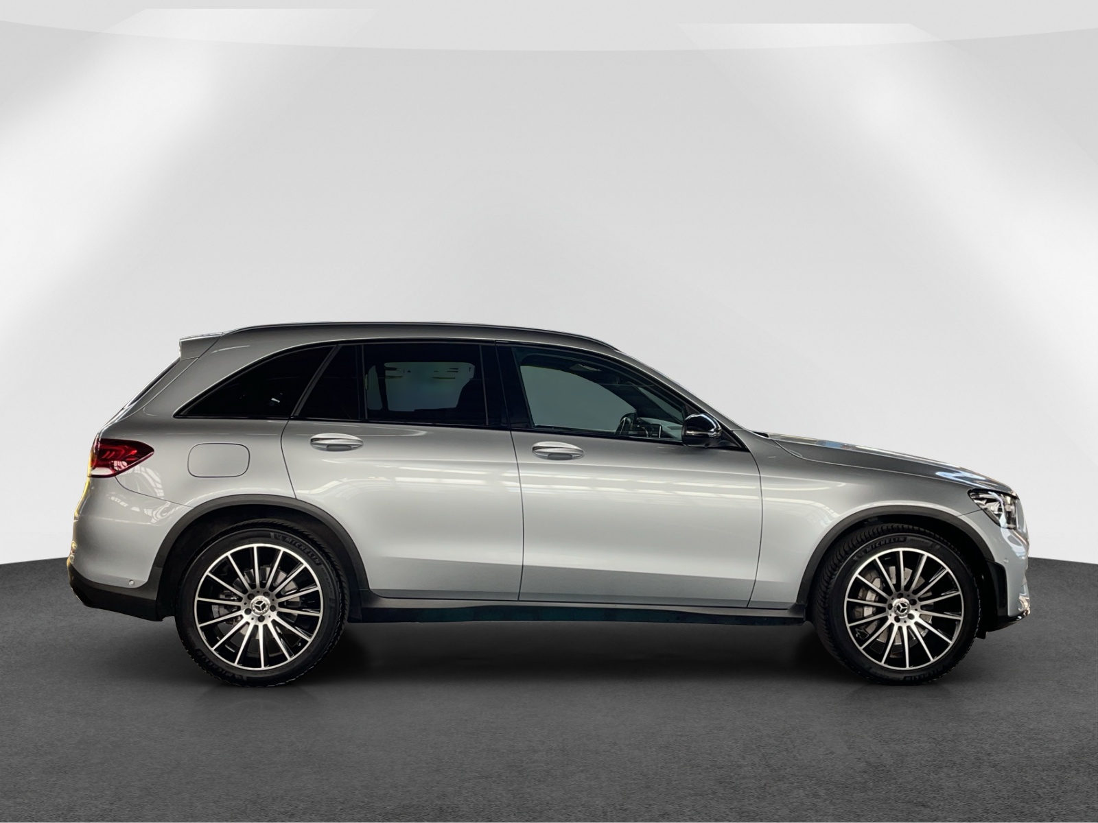 MERCEDES-BENZ GLC 220 d AMG Line 4m-image-7