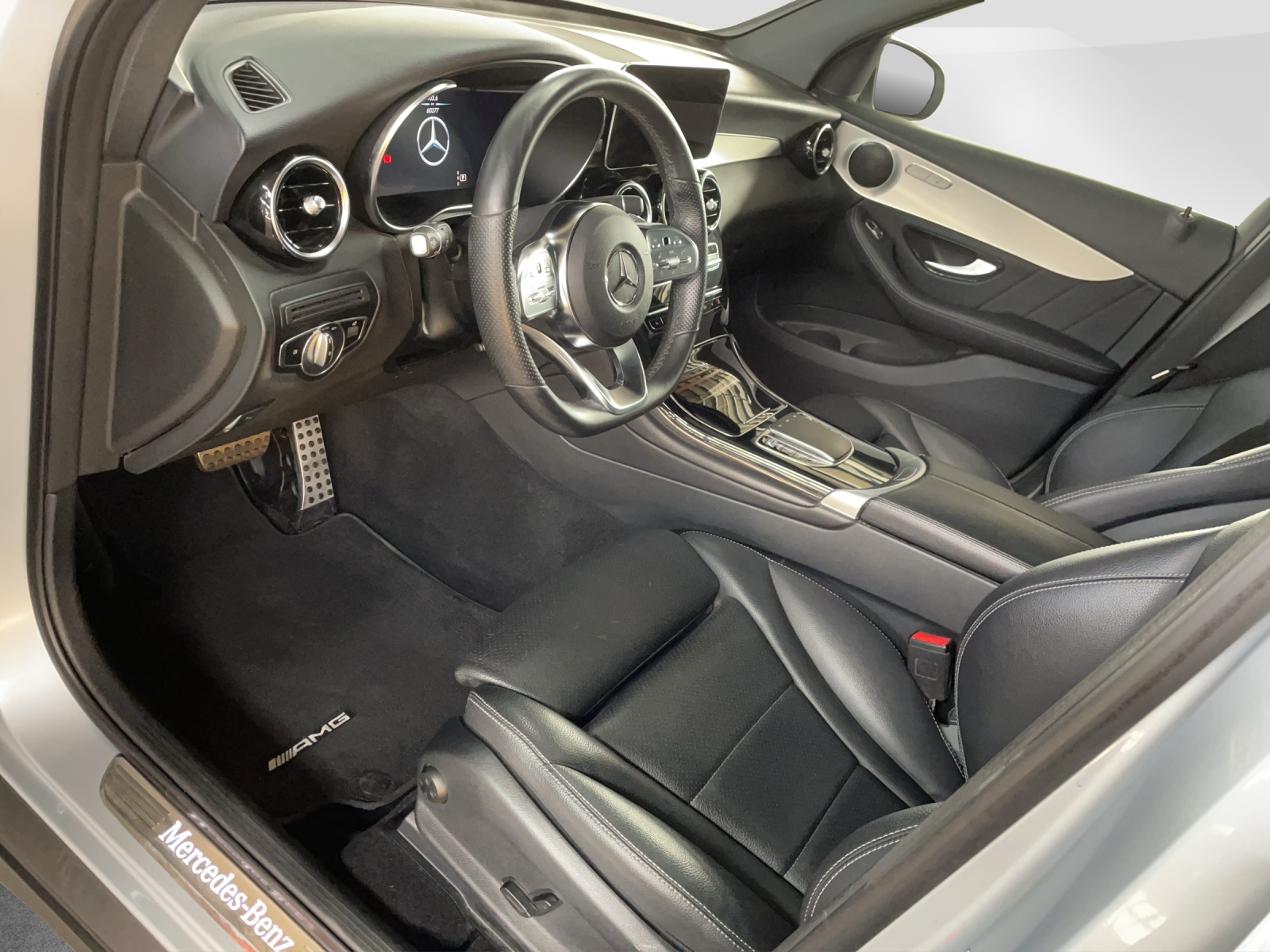 MERCEDES-BENZ GLC 220 d AMG Line 4m-image-8