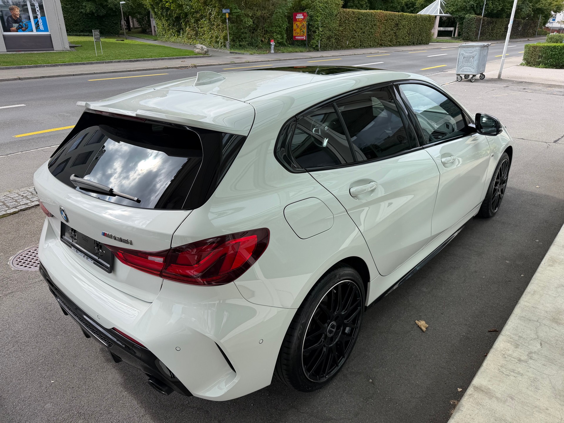 BMW M135i xDrive Steptronic-image-5
