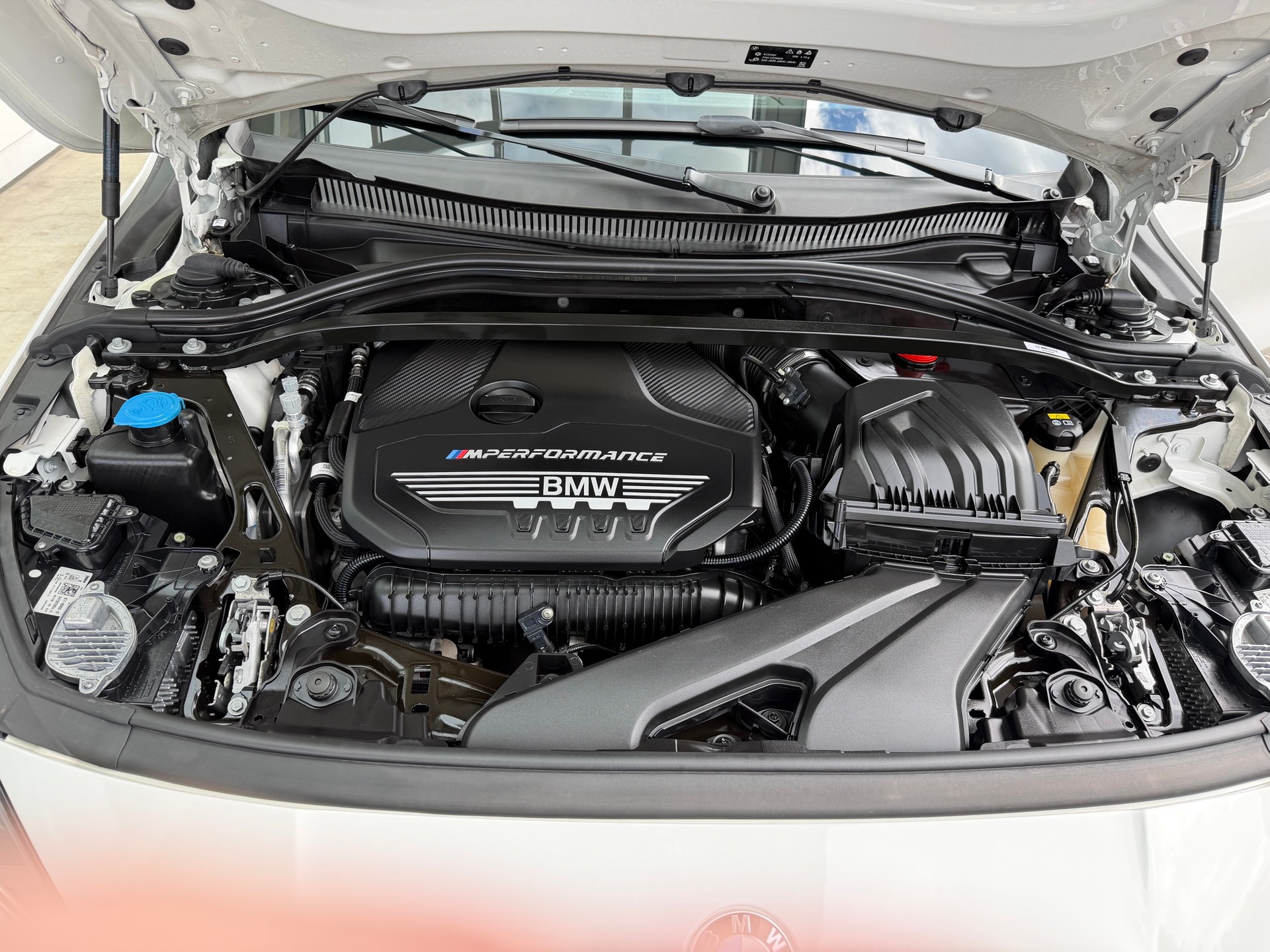 BMW M135i xDrive Steptronic-image-14
