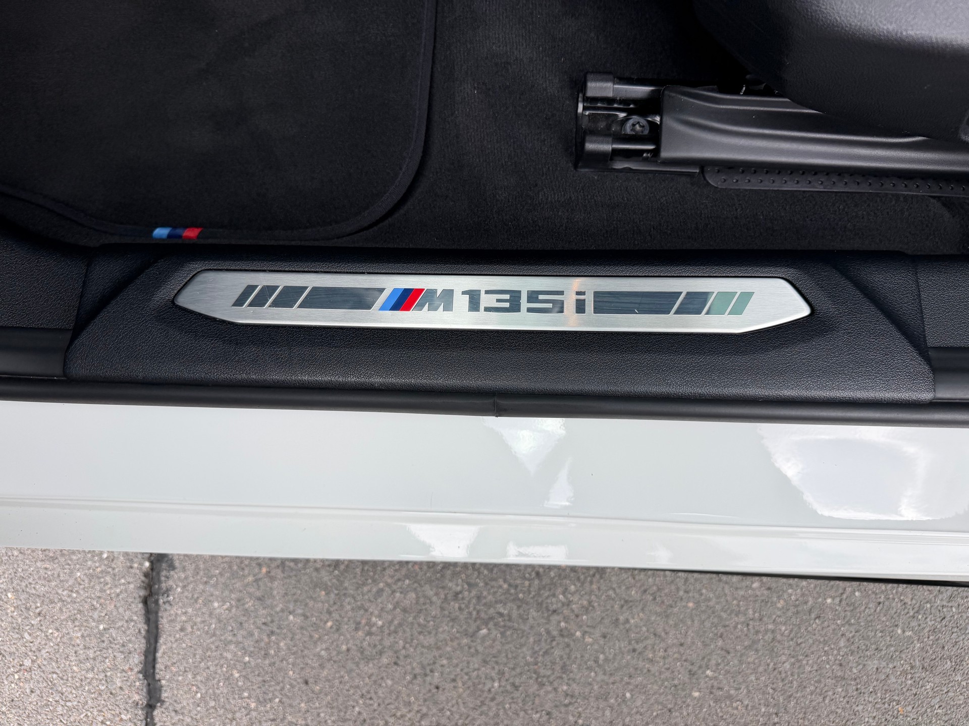 BMW M135i xDrive Steptronic-image-9
