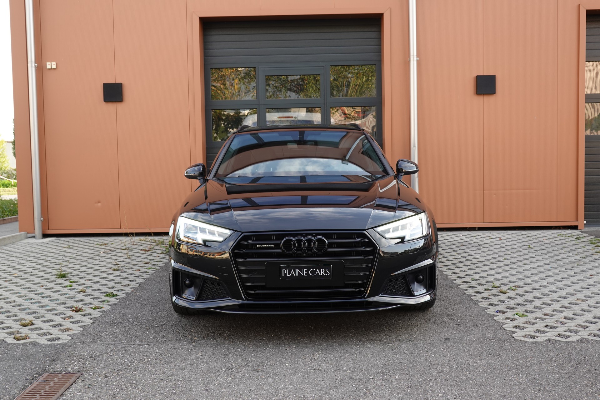 AUDI A4 Avant 40 TDI Sport quattro "* CH Auto * Service Audi * Toit Ouvrant * Head-Up Display * Attelage * Cuir * Son Bang&Olufsen *"-image-1