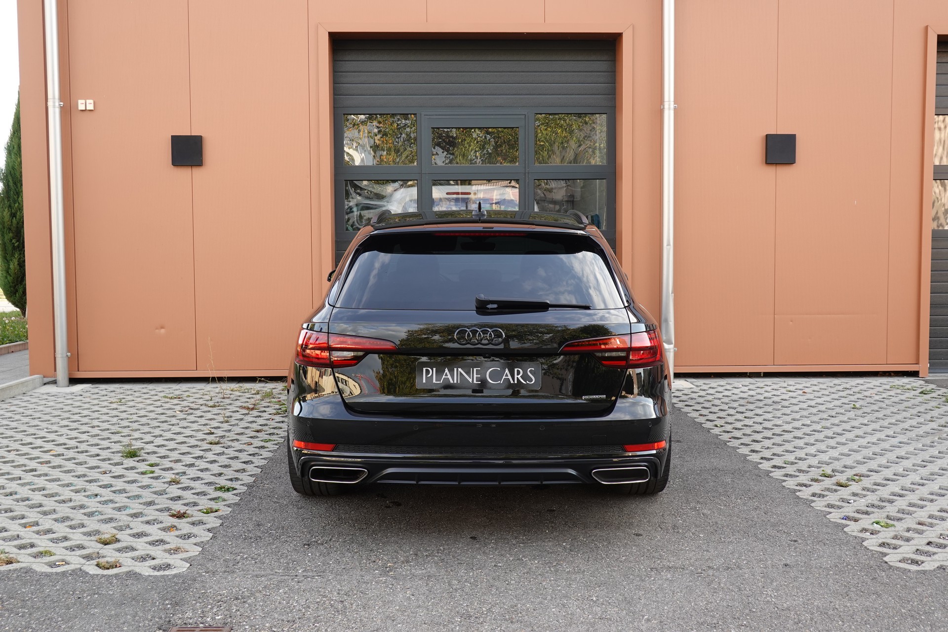 AUDI A4 Avant 40 TDI Sport quattro "* CH Auto * Service Audi * Toit Ouvrant * Head-Up Display * Attelage * Cuir * Son Bang&Olufsen *"-image-8