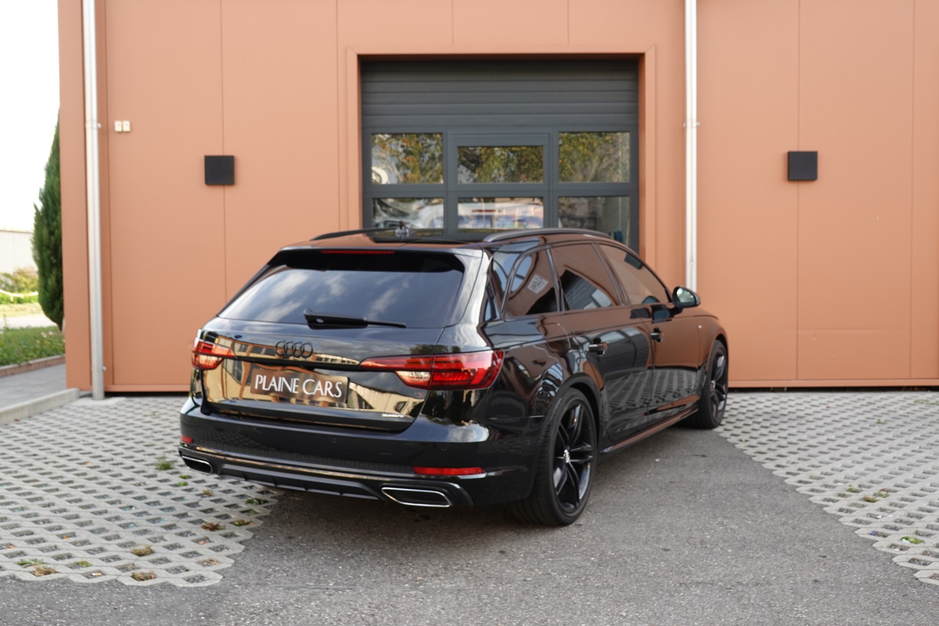 AUDI A4 Avant 40 TDI Sport quattro "* CH Auto * Service Audi * Toit Ouvrant * Head-Up Display * Attelage * Cuir * Son Bang&Olufsen *"-image-7