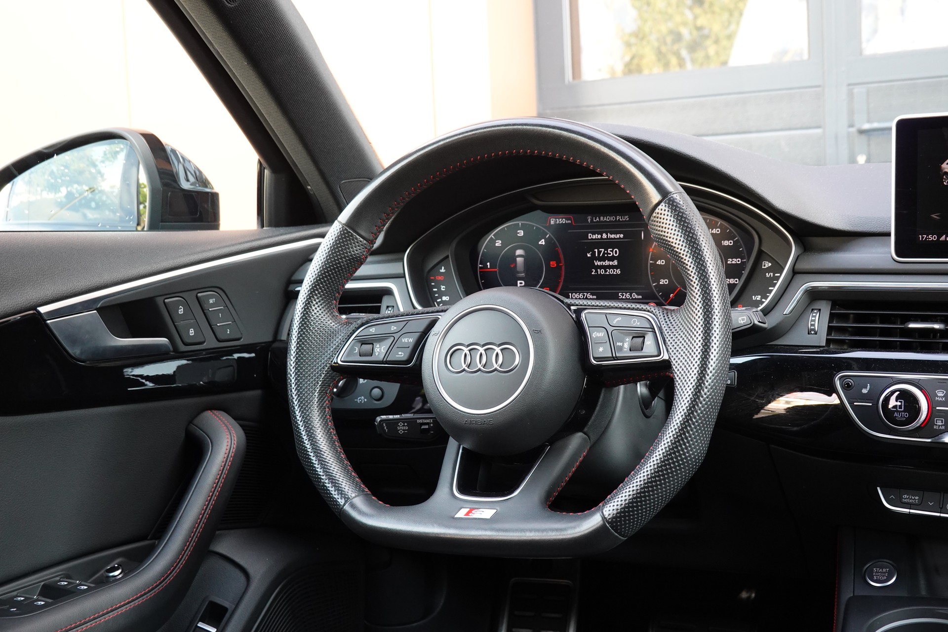 AUDI A4 Avant 40 TDI Sport quattro "* CH Auto * Service Audi * Toit Ouvrant * Head-Up Display * Attelage * Cuir * Son Bang&Olufsen *"-image-11