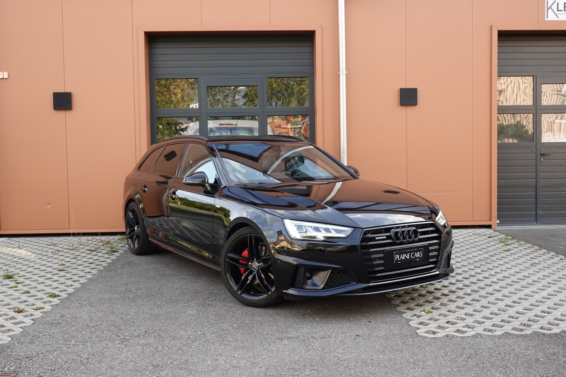 AUDI A4 Avant 40 TDI Sport quattro "* CH Auto * Service Audi * Toit Ouvrant * Head-Up Display * Attelage * Cuir * Son Bang&Olufsen *"-image-0