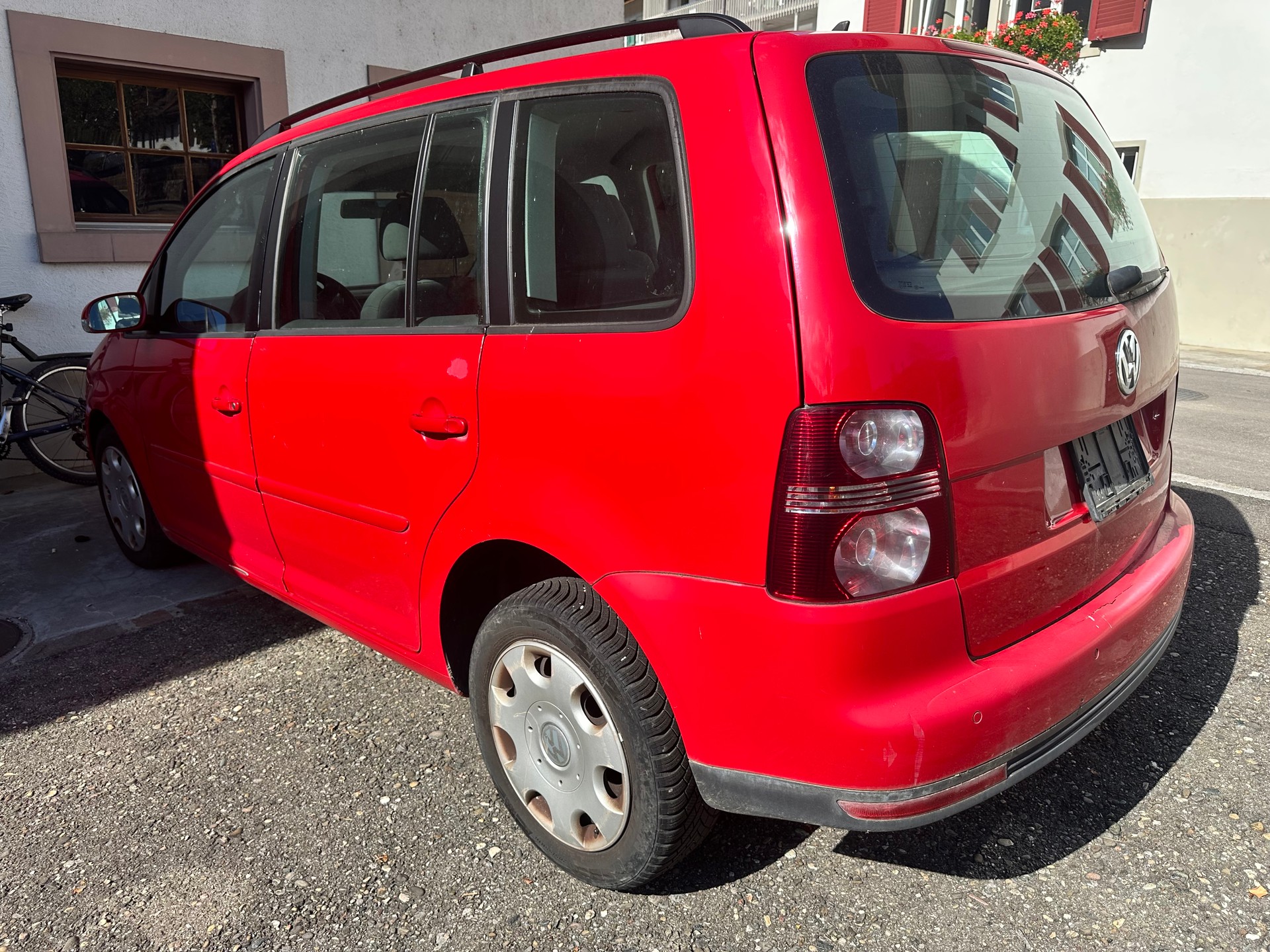 VW Touran 2.0 TDI Highline-image-1