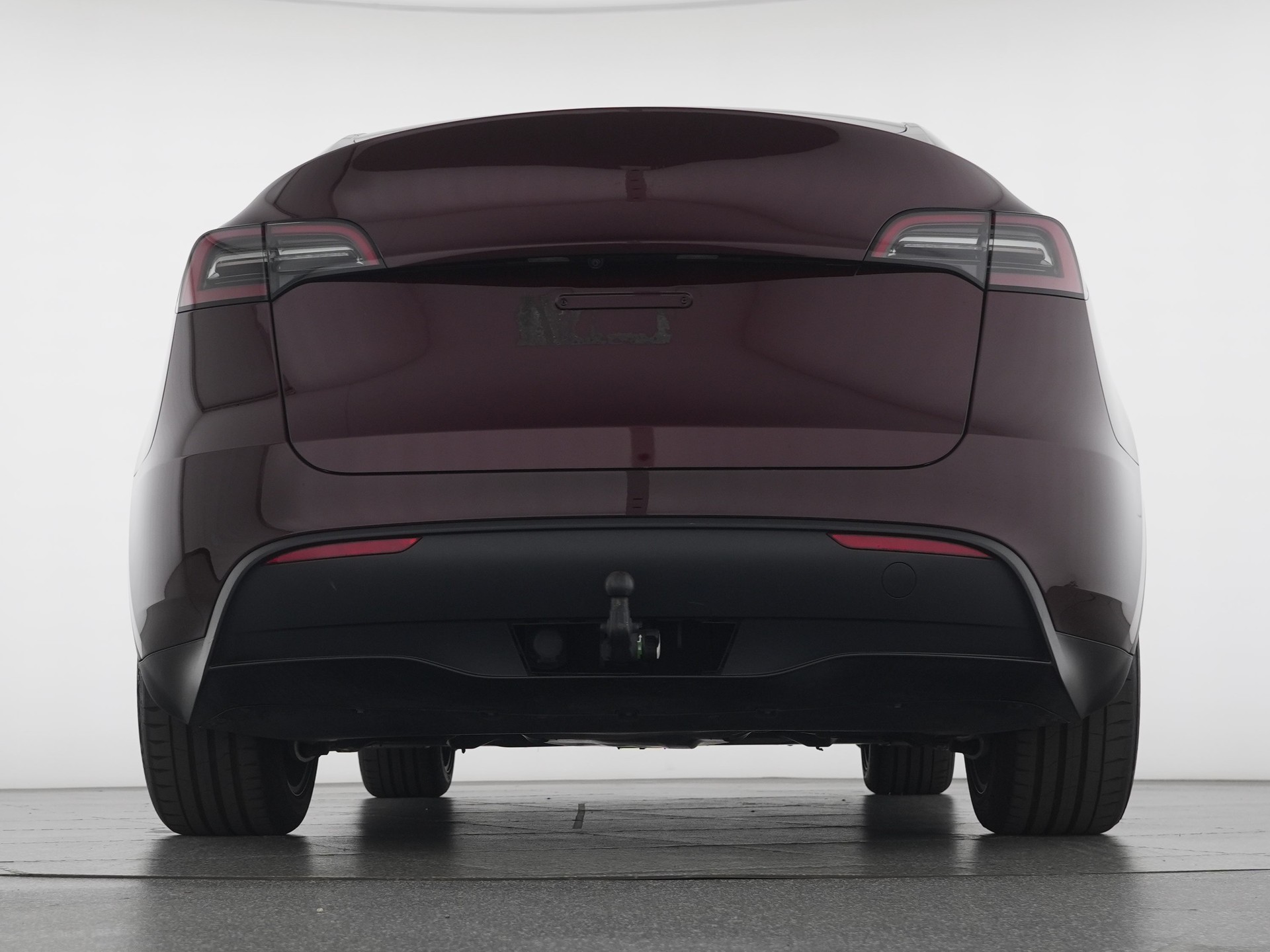 TESLA Model Y Long Range All-Wheel Drive-image-4