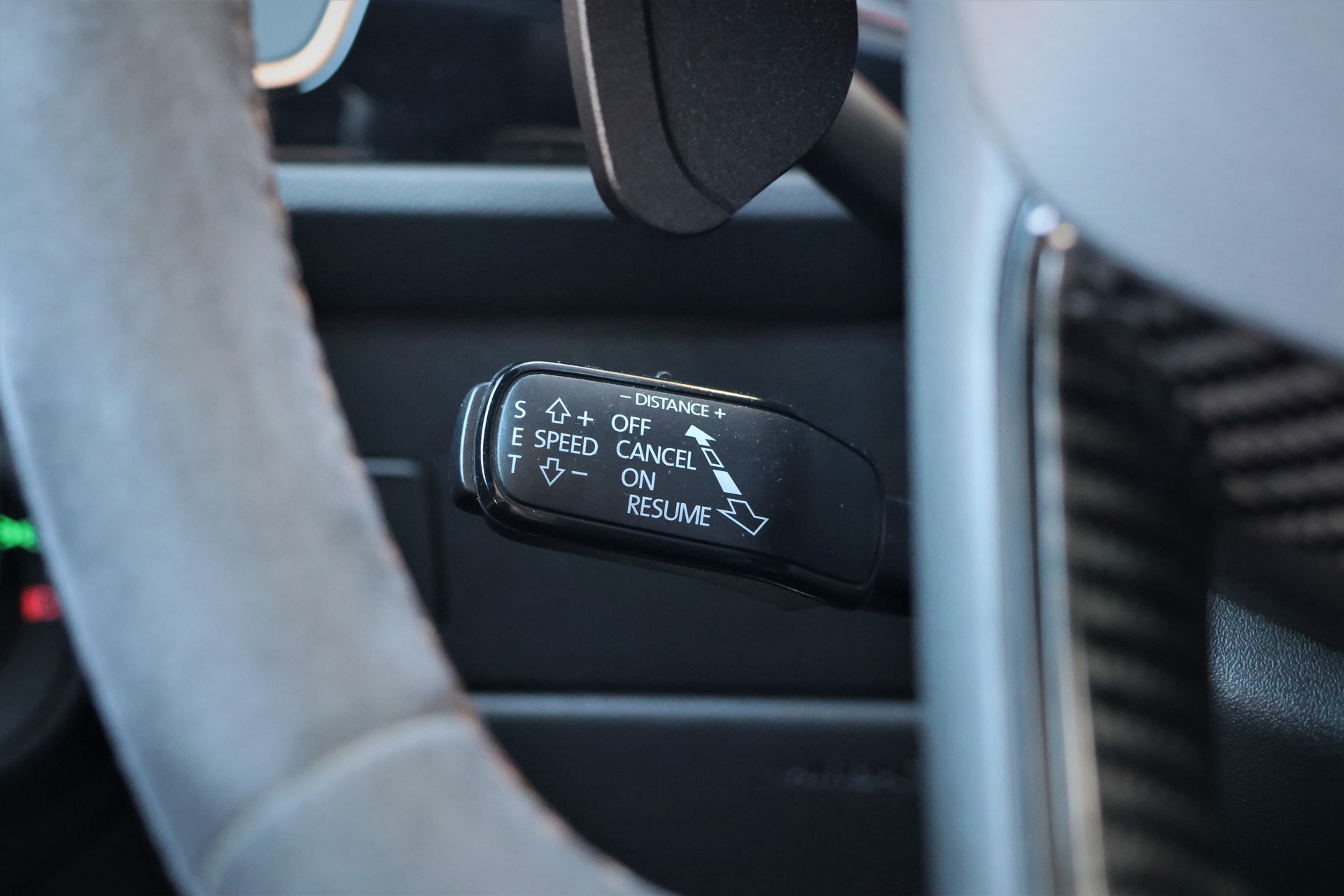 SEAT Leon ST 2.0 TSI Swiss Cupra 300 4 Drive DSG-image-17