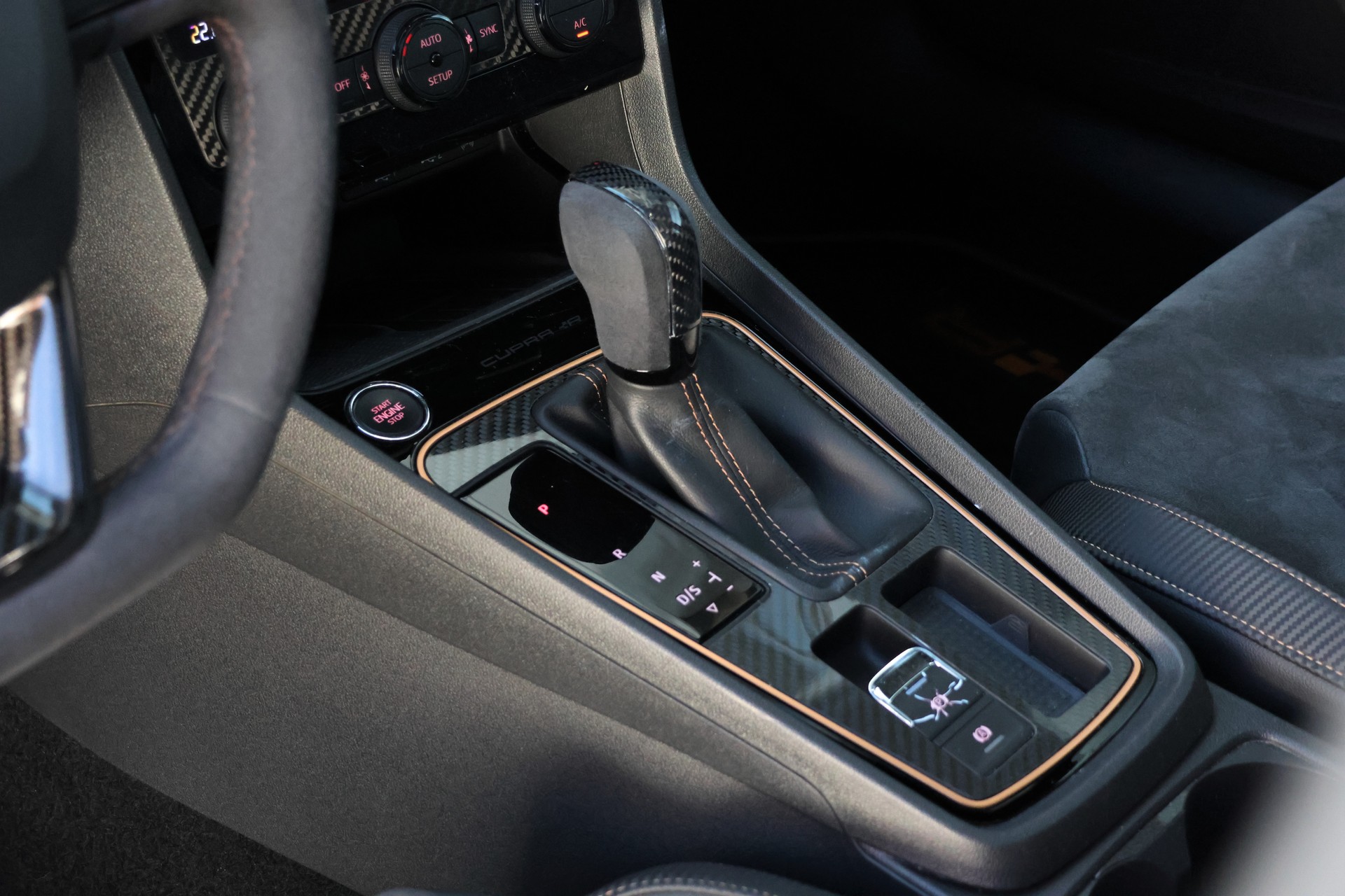 SEAT Leon ST 2.0 TSI Swiss Cupra 300 4 Drive DSG-image-11