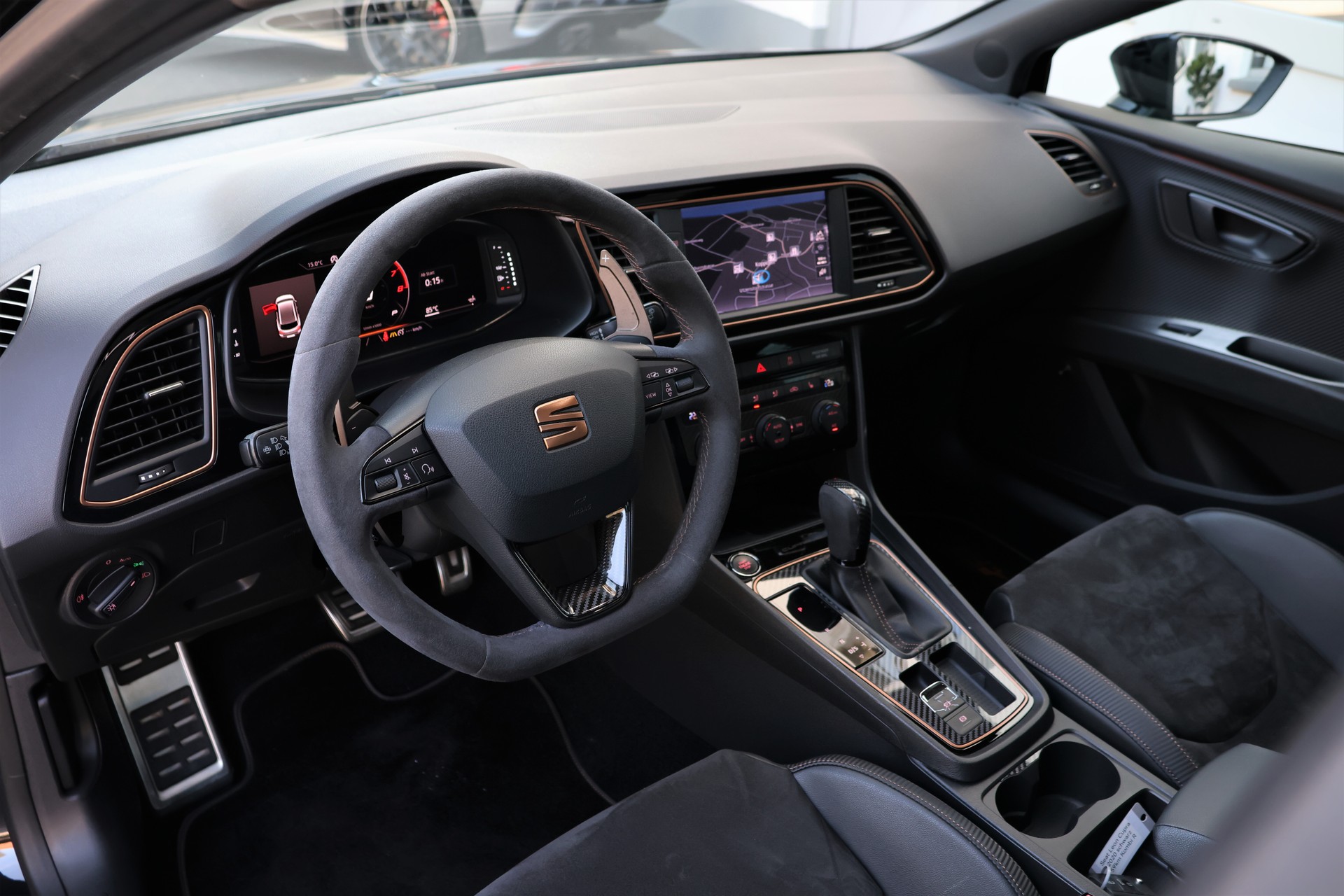 SEAT Leon ST 2.0 TSI Swiss Cupra 300 4 Drive DSG-image-10