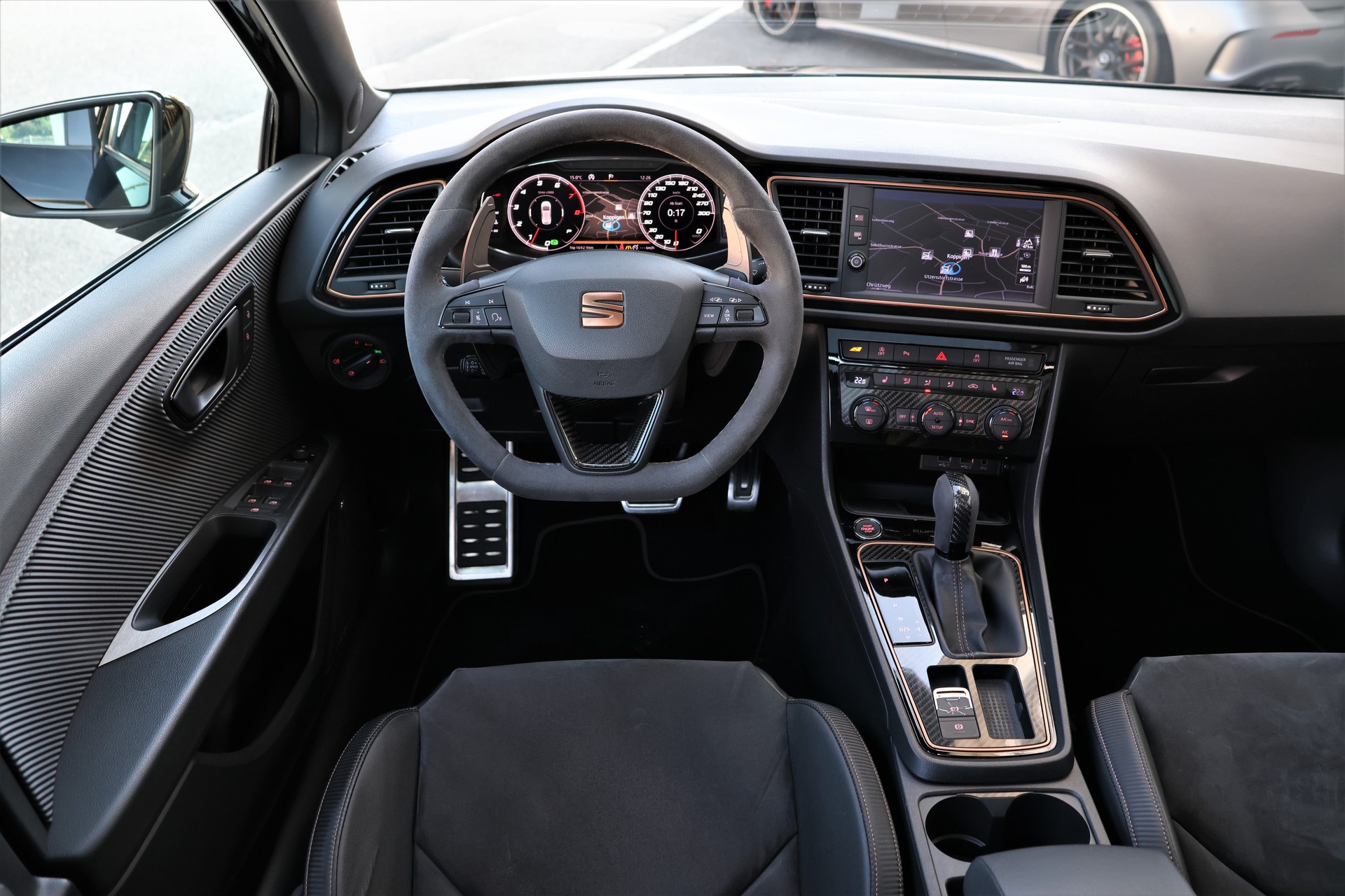 SEAT Leon ST 2.0 TSI Swiss Cupra 300 4 Drive DSG-image-14