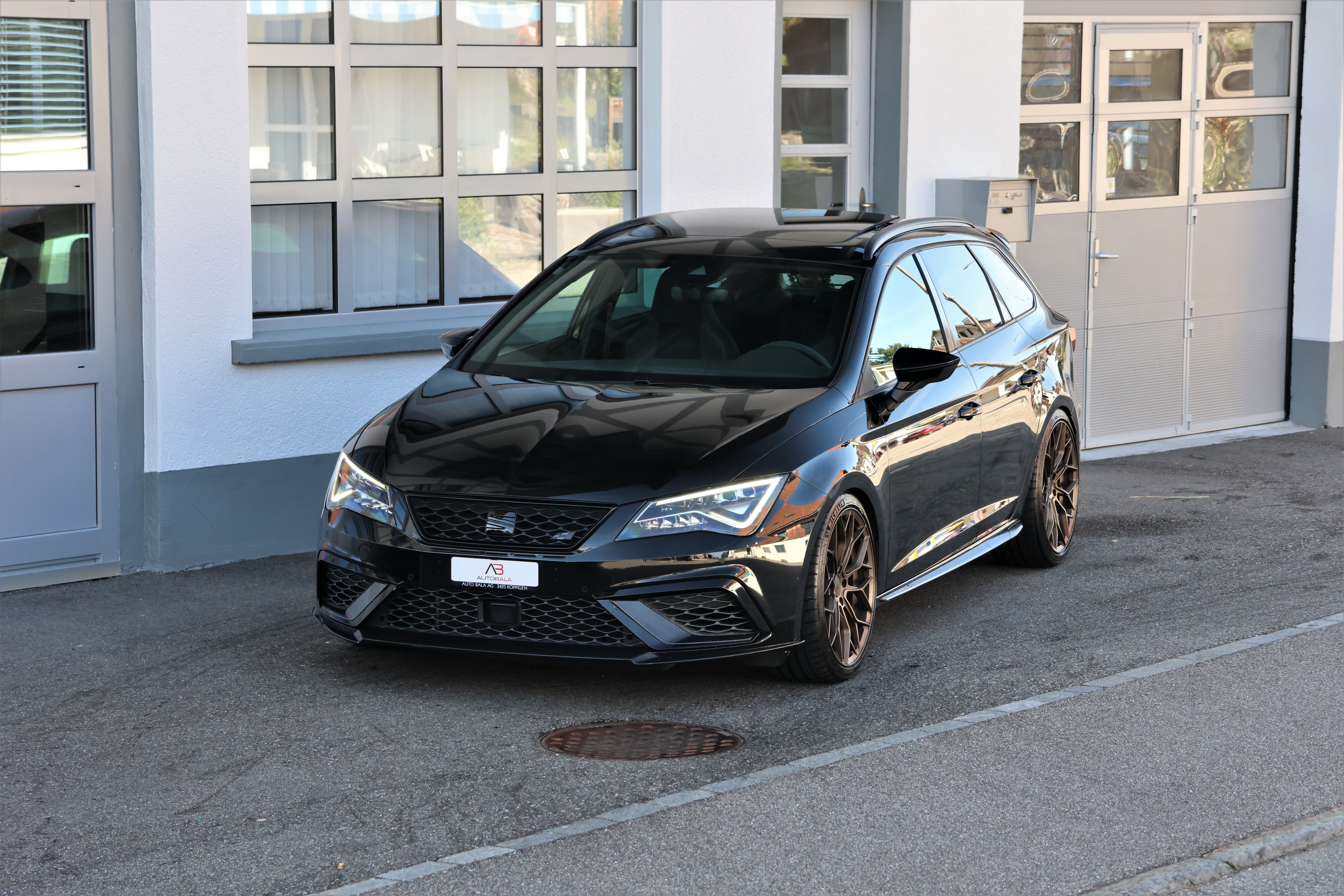 Car photo
