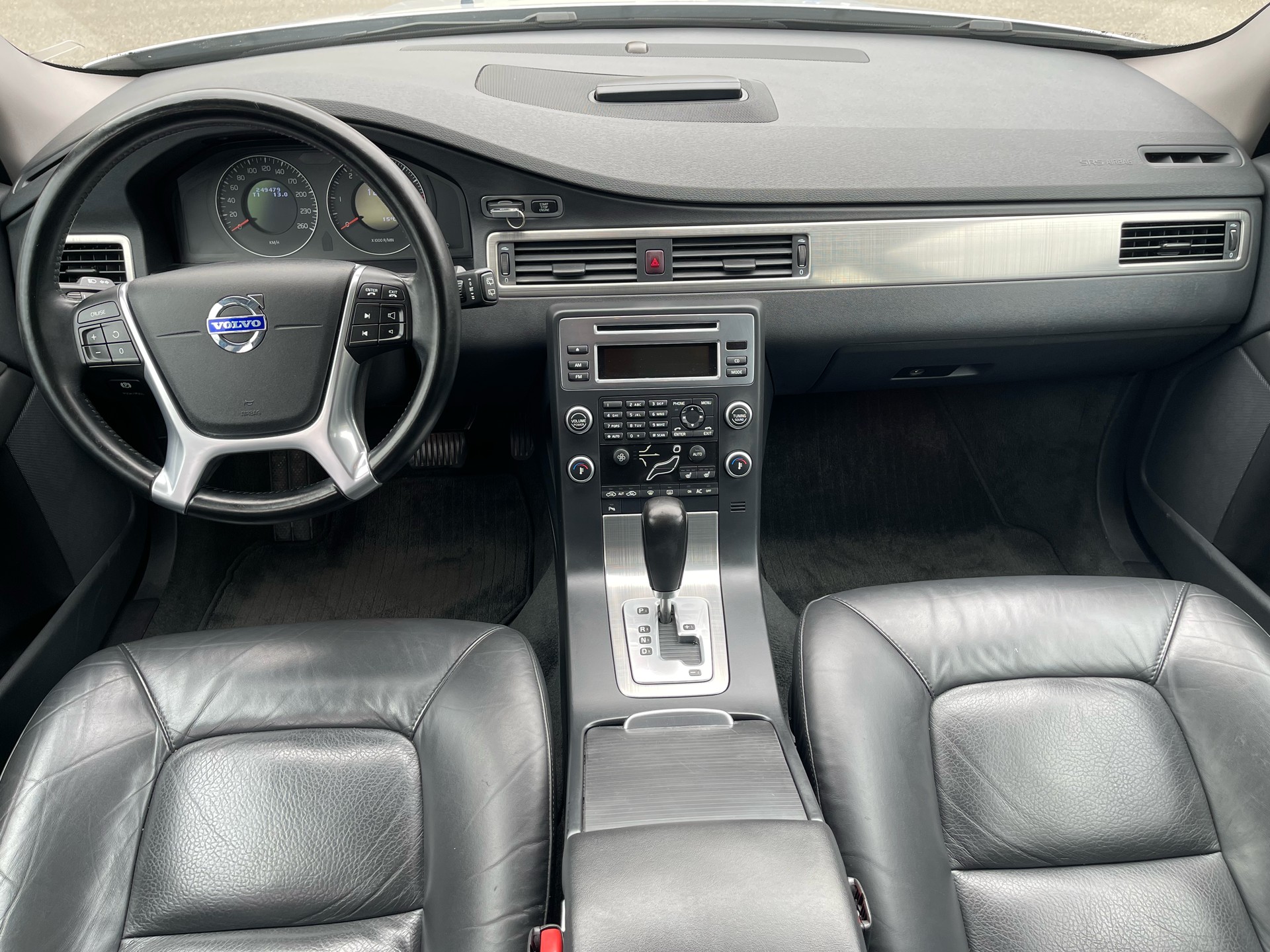 VOLVO V70 2.4D Momentum Geartronic-image-10