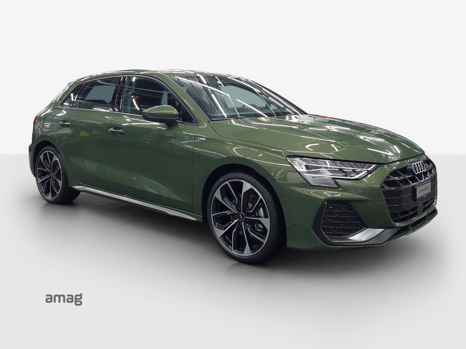 AUDI A3 Sportback TFSI 110 kW S line Attraction S tronic-image-5