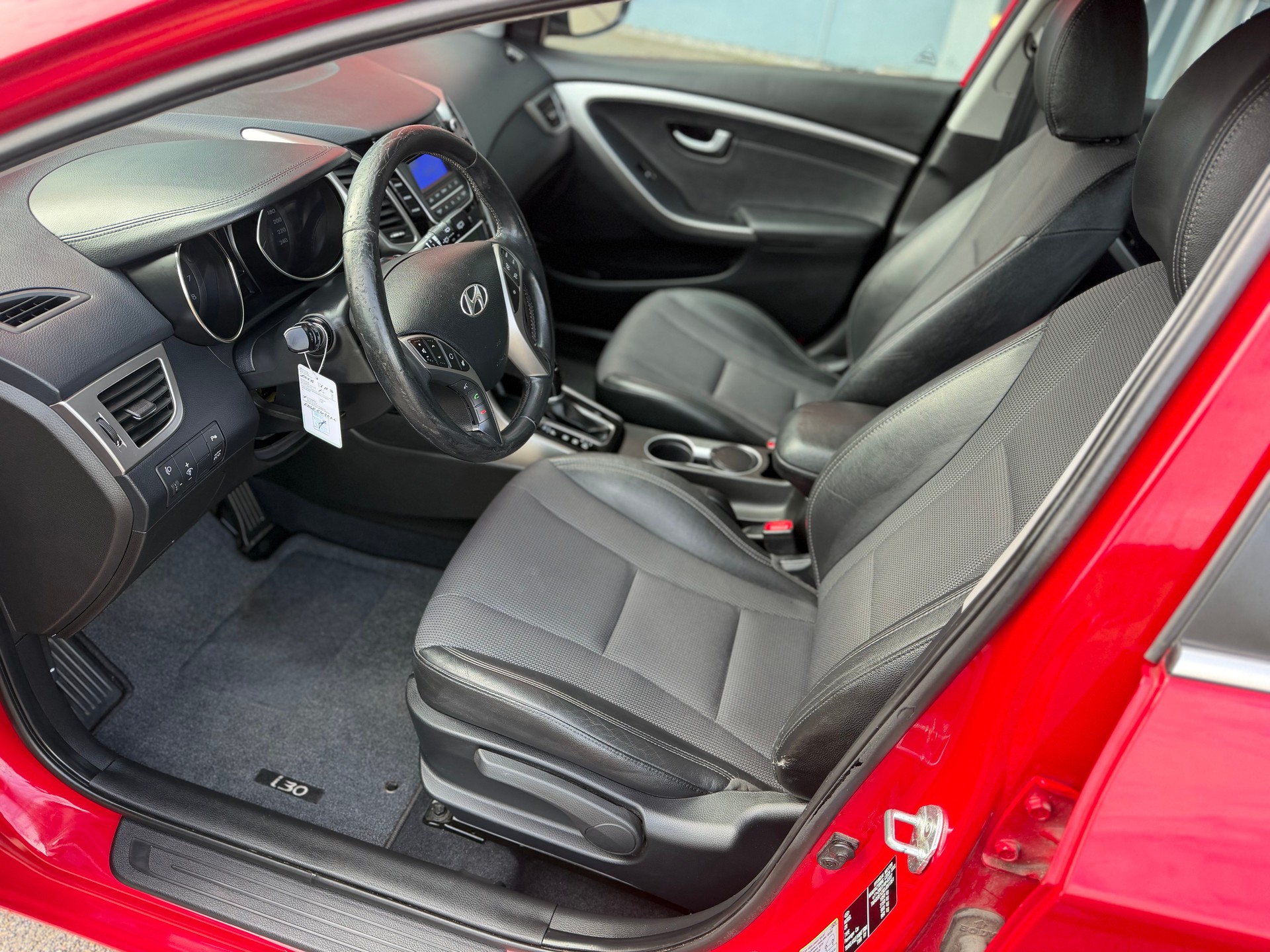 HYUNDAI i30 1.4 Comfort-image-14