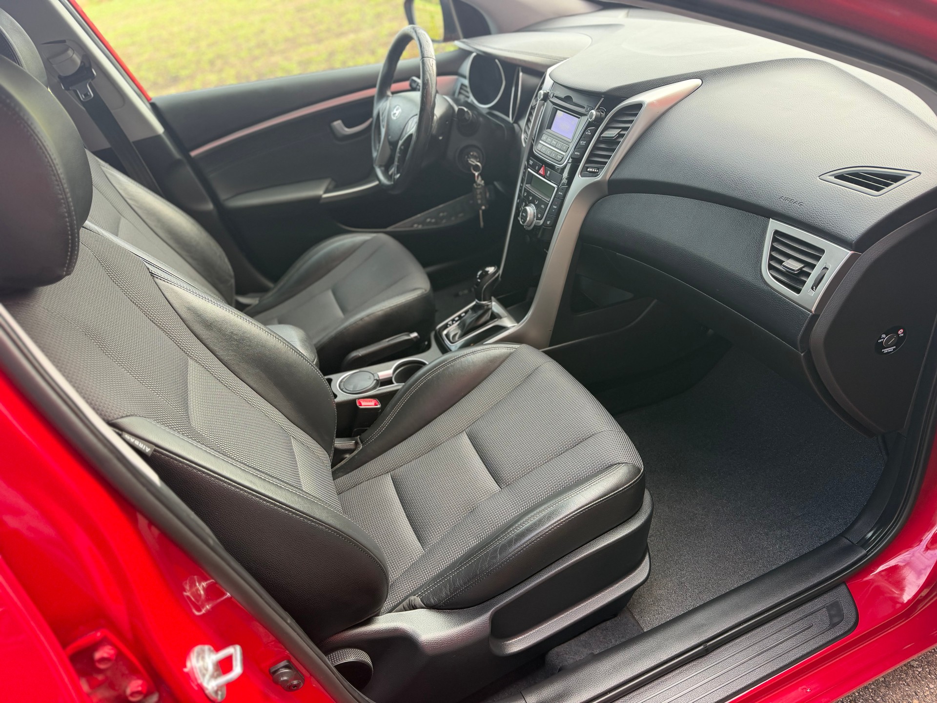 HYUNDAI i30 1.4 Comfort-image-11