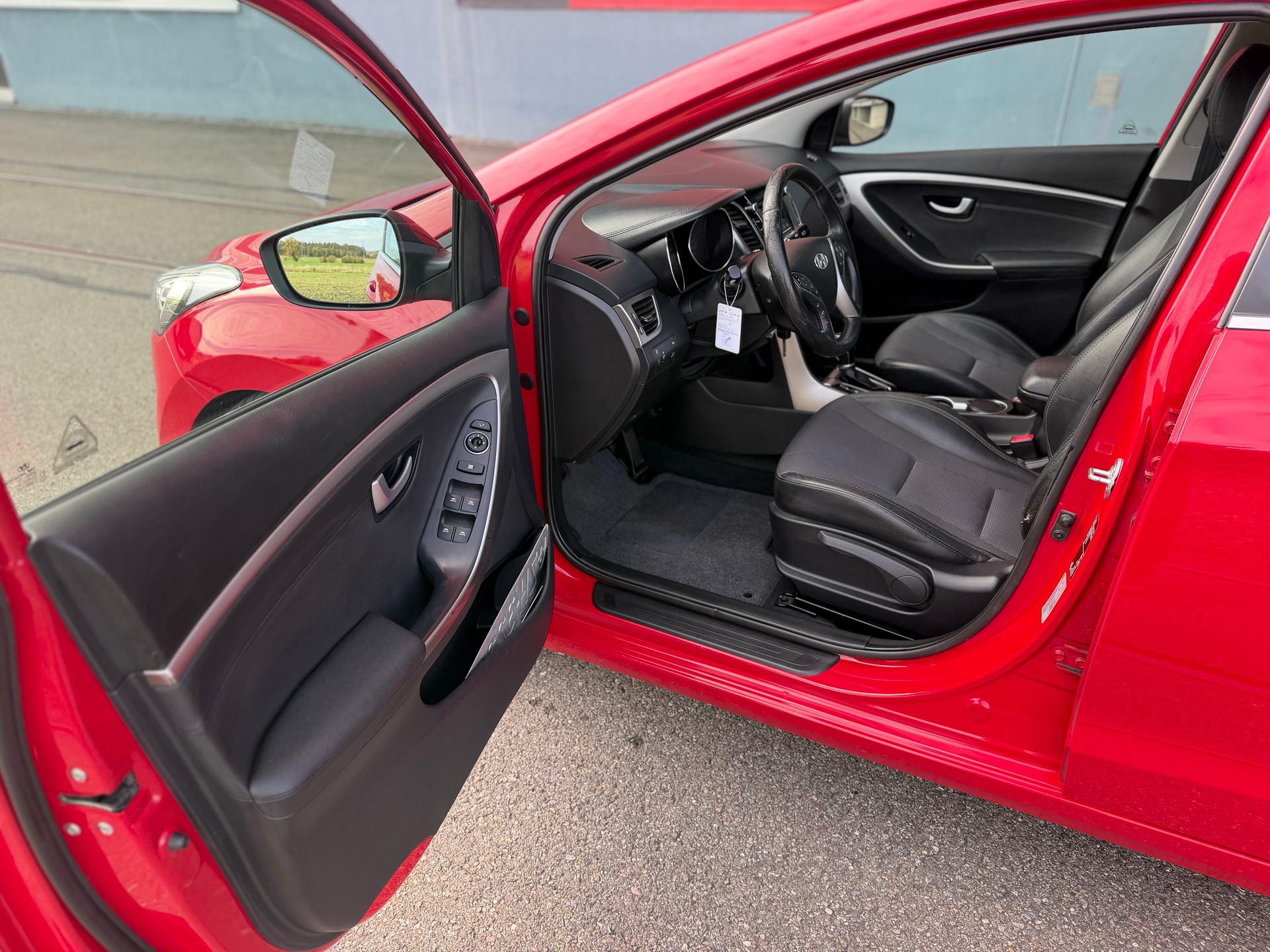 HYUNDAI i30 1.4 Comfort-image-13