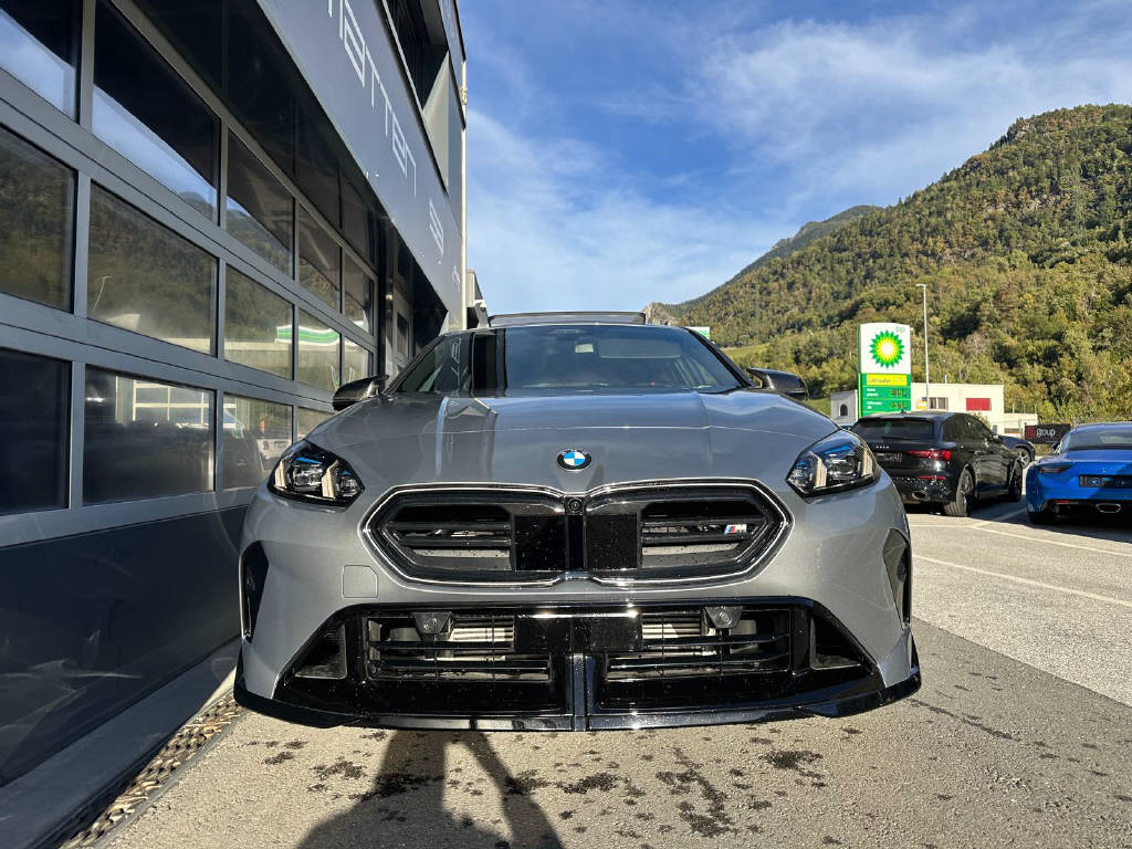 BMW M135i xDrive M Edition 50 Years (CH)-showroom-element-2