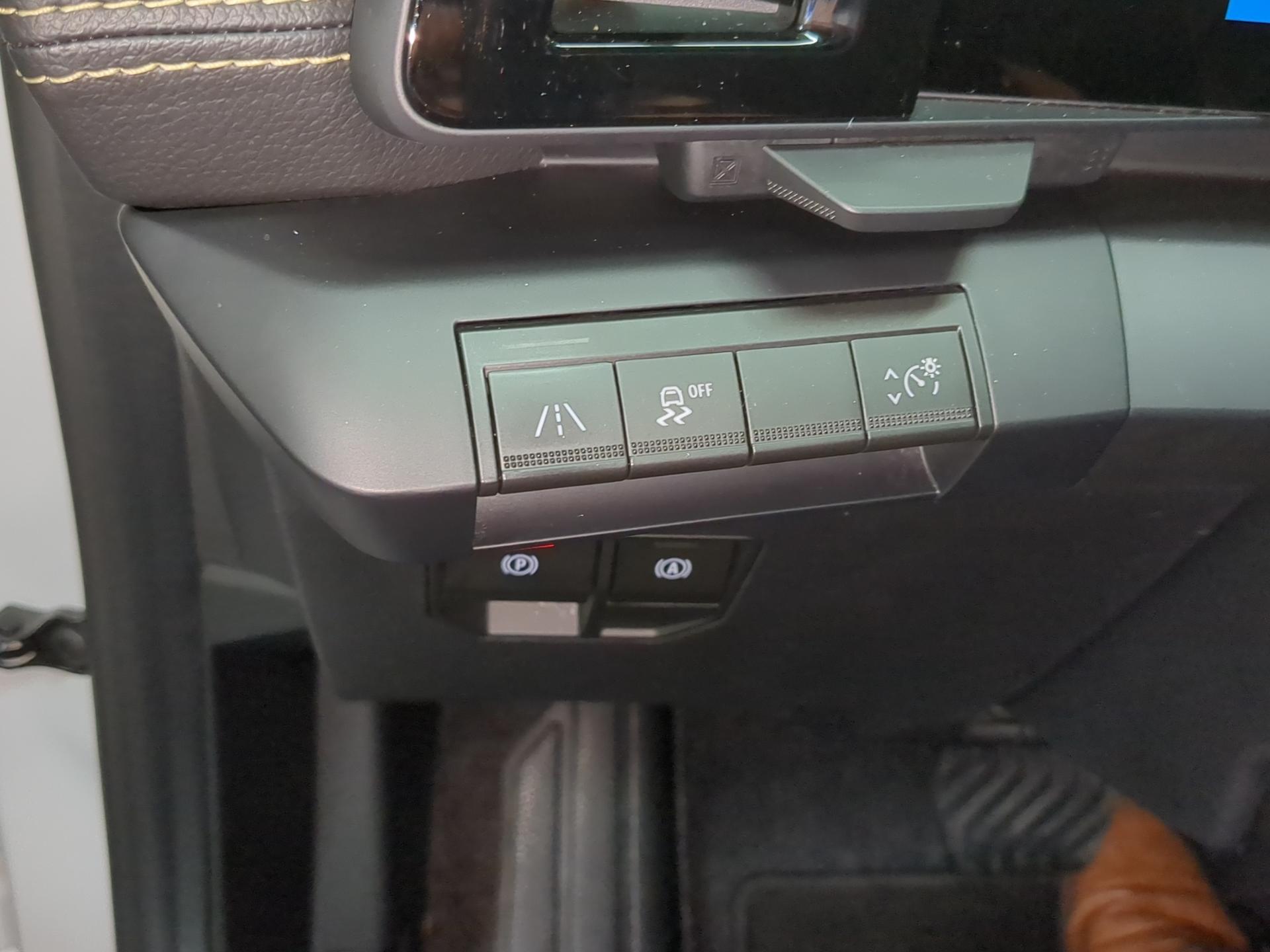 RENAULT Mégane E-TECH EV60 Iconic-image-19