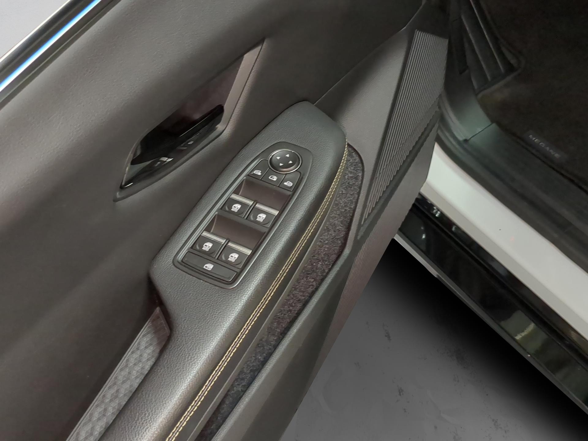 RENAULT Mégane E-TECH EV60 Iconic-image-21