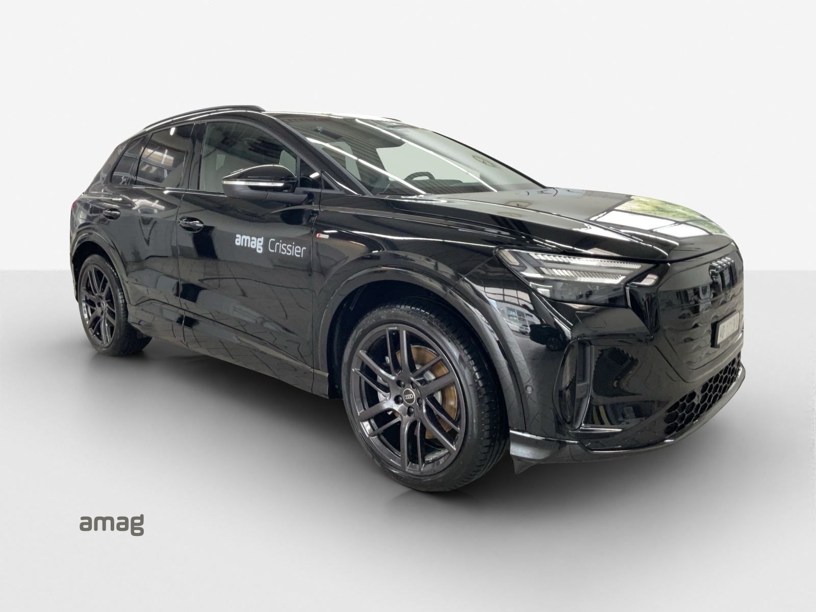 AUDI Q4 e-tron SUV quattro performance Swiss Ski-image-5