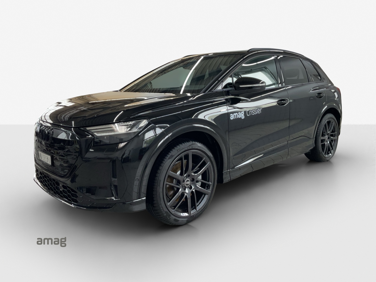AUDI Q4 e-tron SUV quattro performance Swiss Ski-image-0