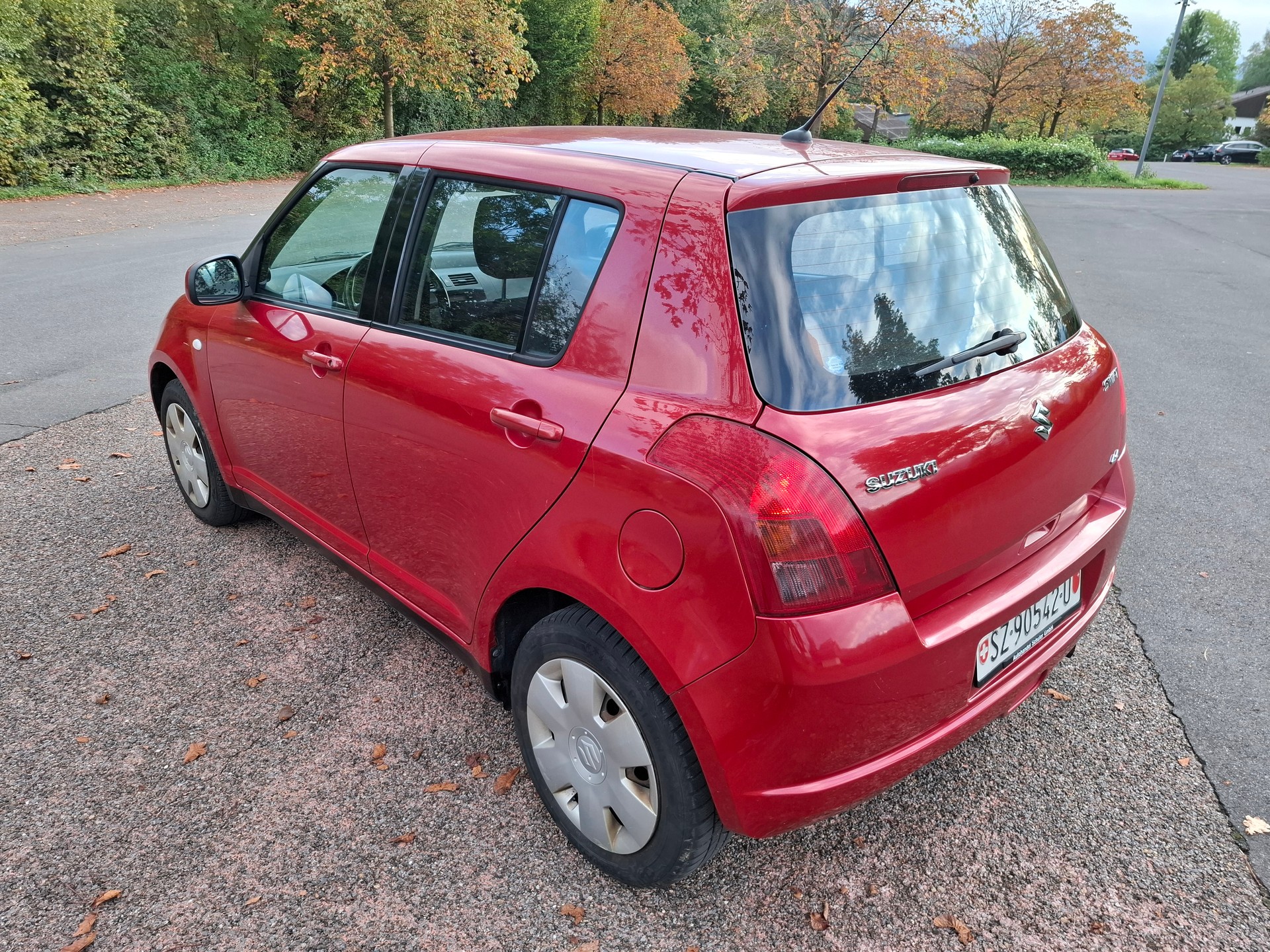SUZUKI Swift 1.3i 16V GL 4x4-image-6