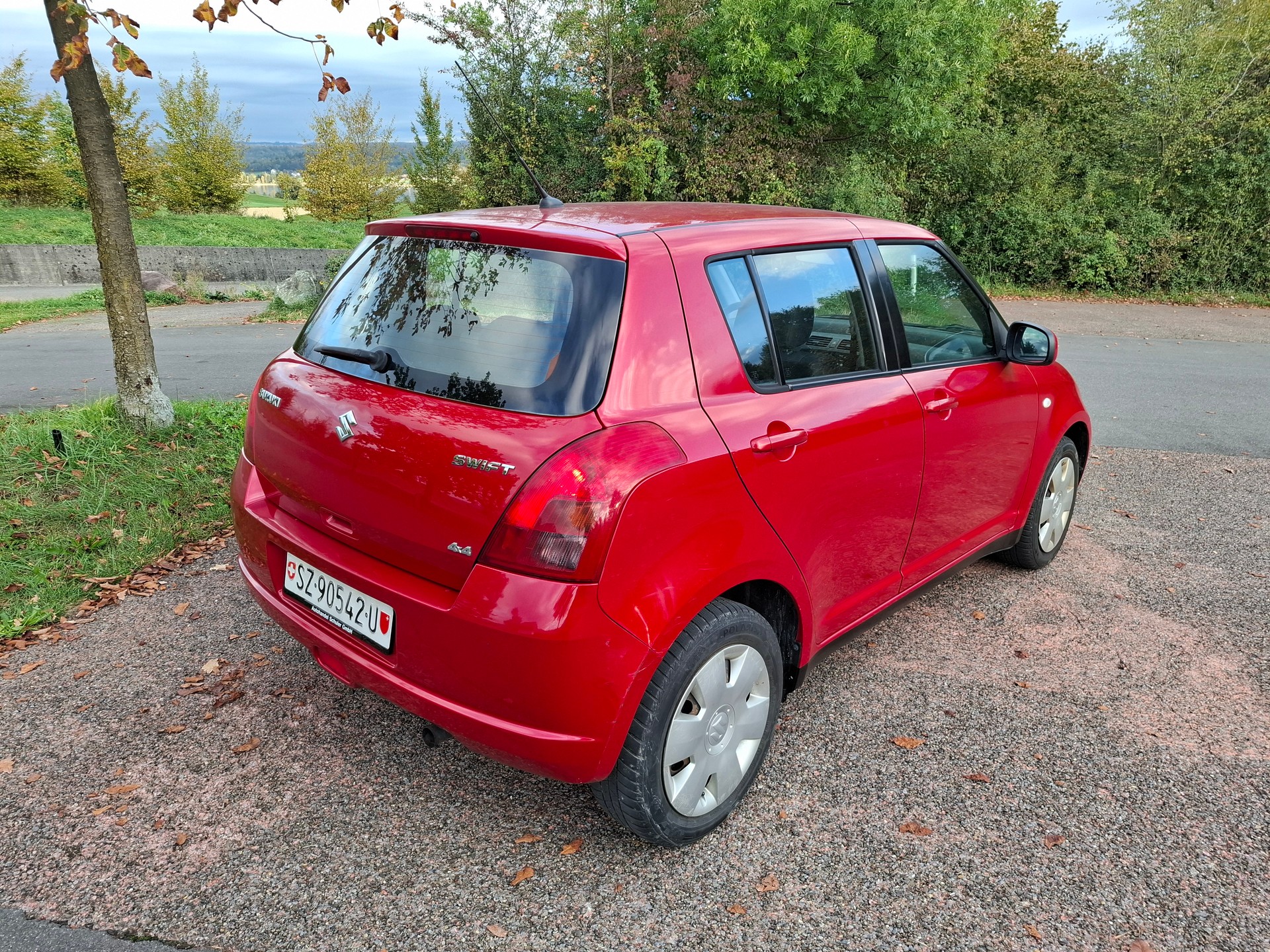 SUZUKI Swift 1.3i 16V GL 4x4-image-5