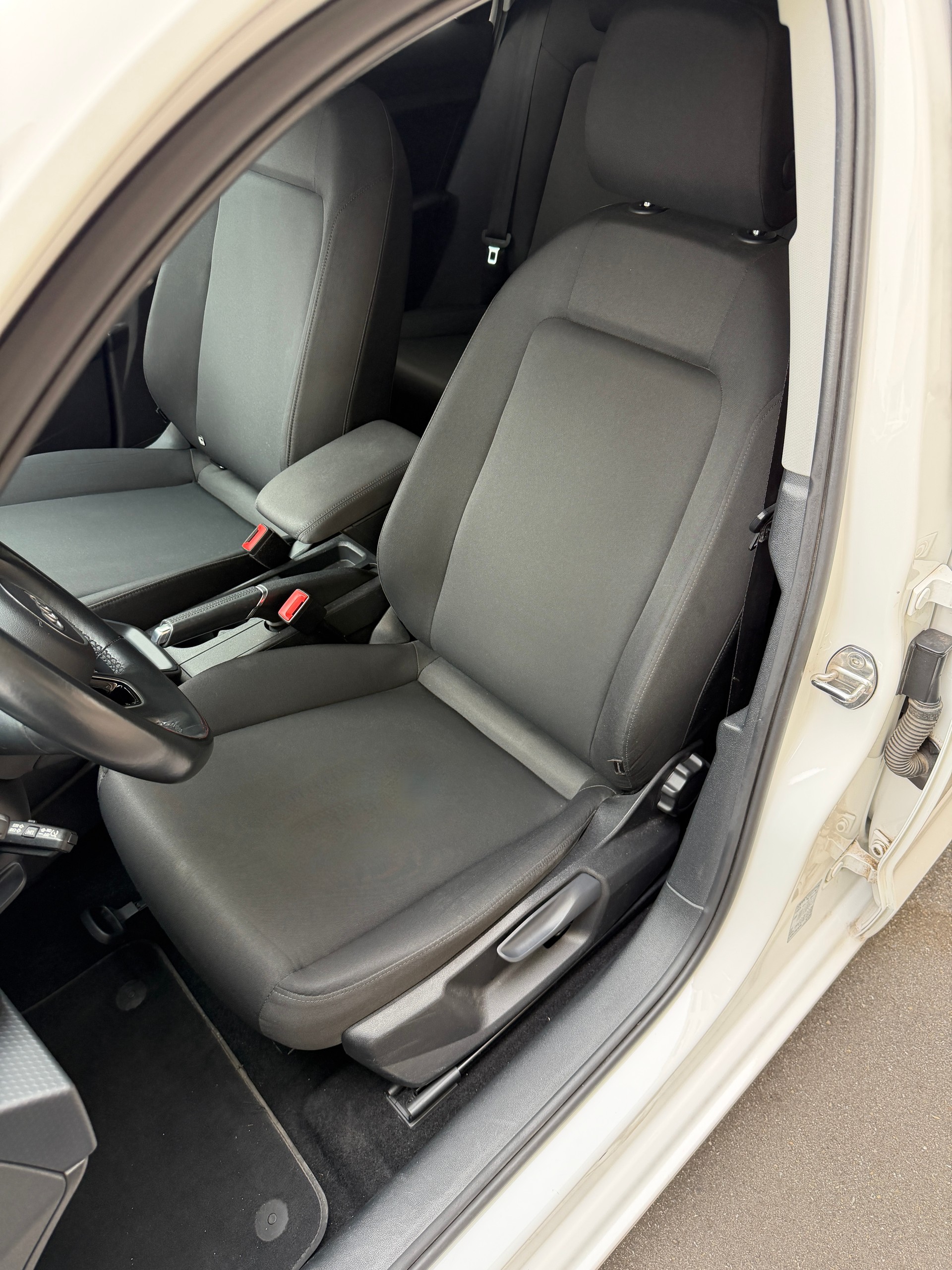AUDI A1 Sportback 30 TFSI Attraction S-tronic-image-13
