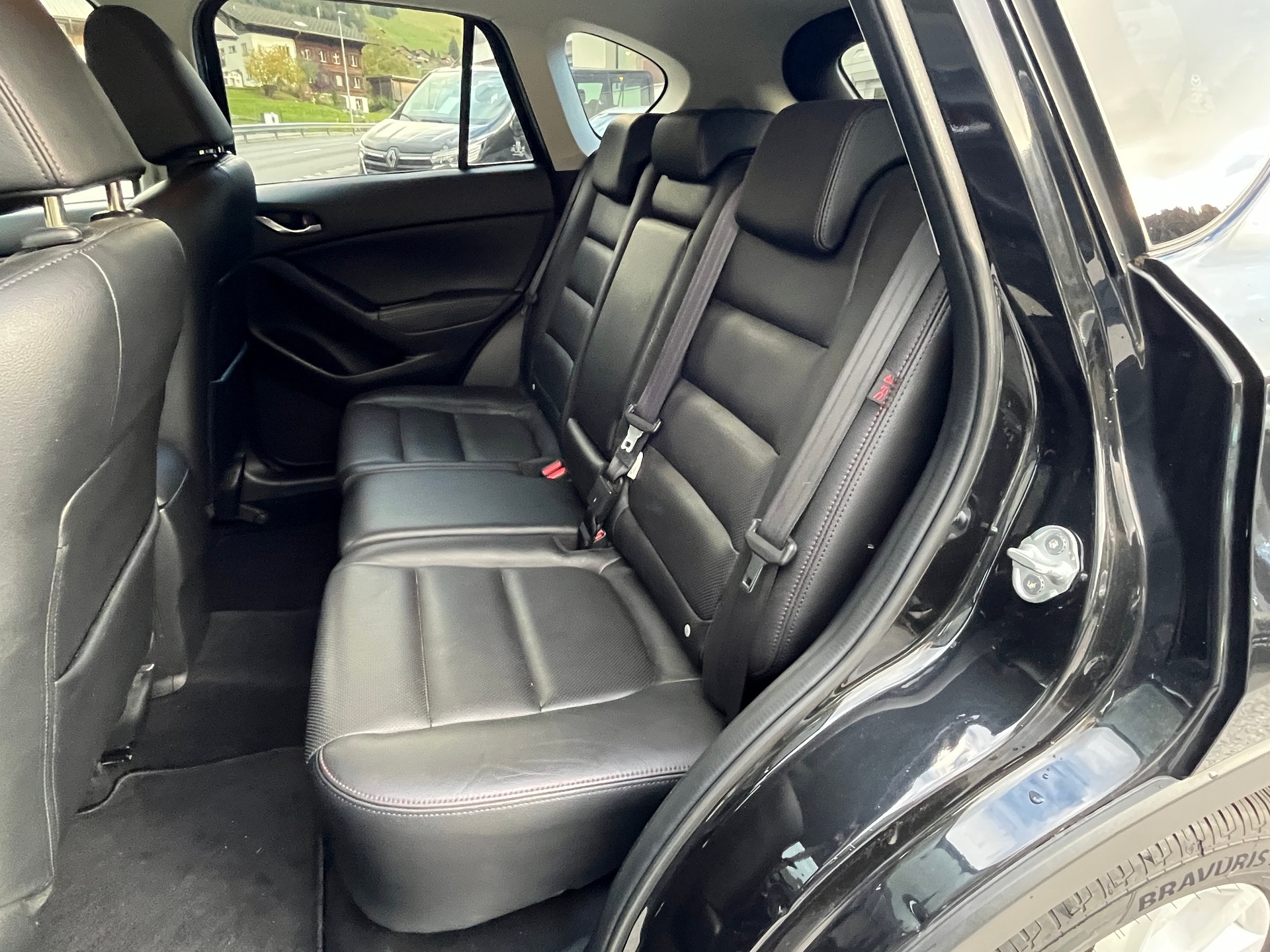 MAZDA CX-5 2.2 D HP Revolution AWD Automatic-image-10