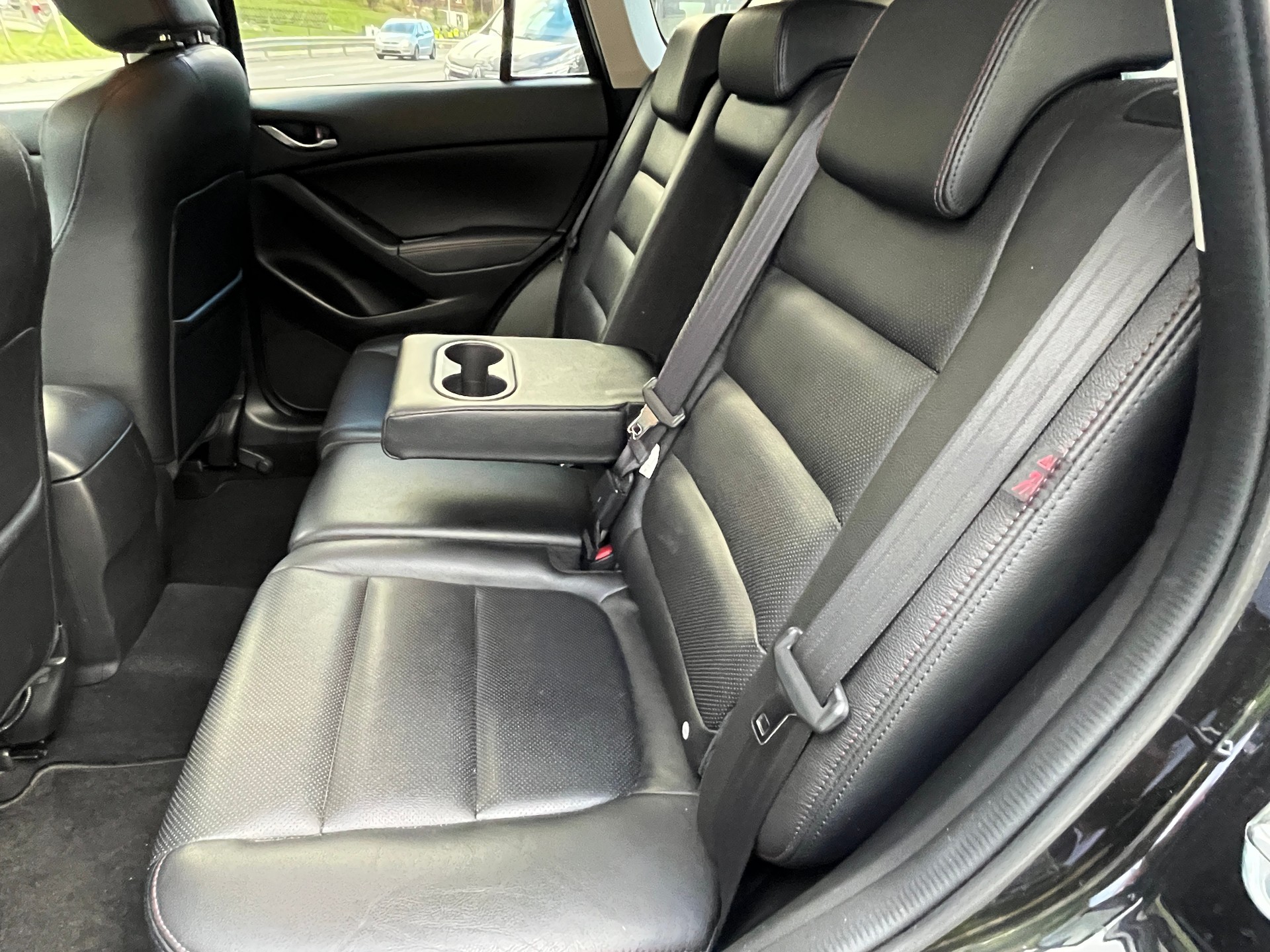 MAZDA CX-5 2.2 D HP Revolution AWD Automatic-image-11