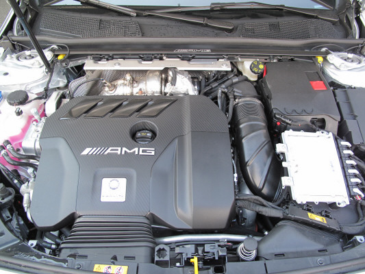 MERCEDES-BENZ A 45 S AMG 4Matic+-image-14