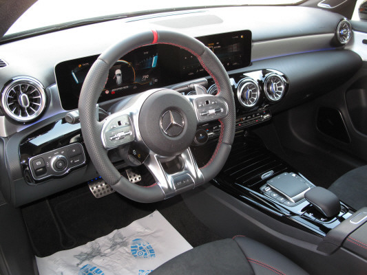 MERCEDES-BENZ A 45 S AMG 4Matic+-image-9