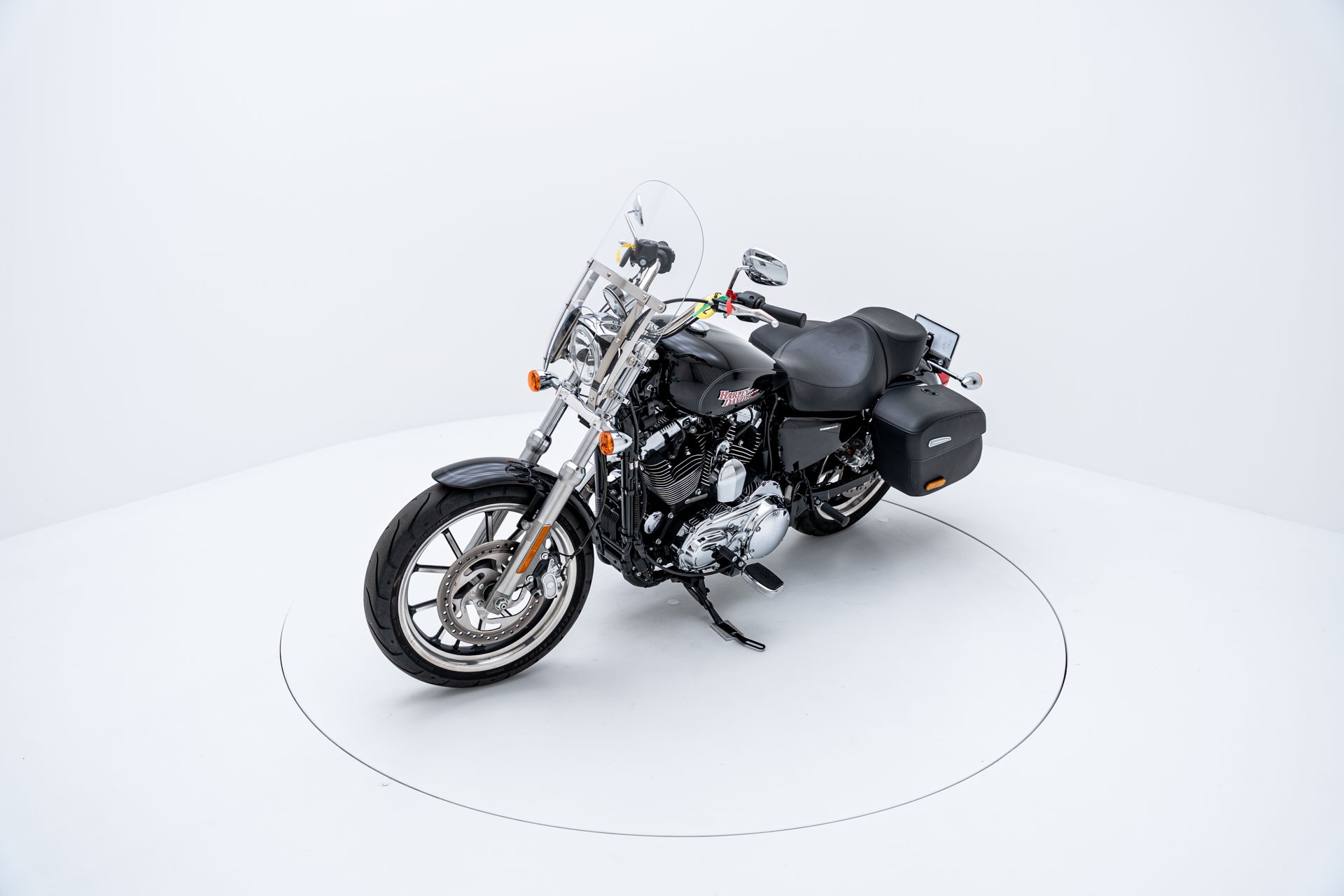 HARLEY-DAVIDSON XL 1200 T Super Low ABS-showroom-element-2