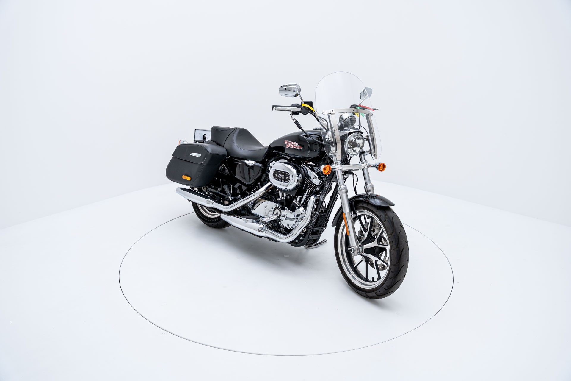 HARLEY-DAVIDSON XL 1200 T Super Low ABS-showroom-element-1