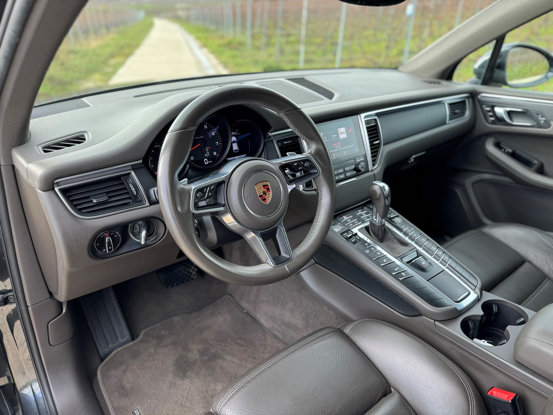 PORSCHE Macan PDK-image-13