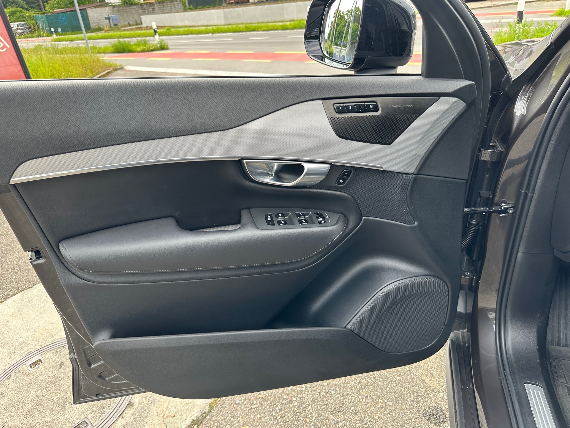 VOLVO XC90 B5 Benzin Mild Hybrid AWD Plus Dark Geartronic-image-12