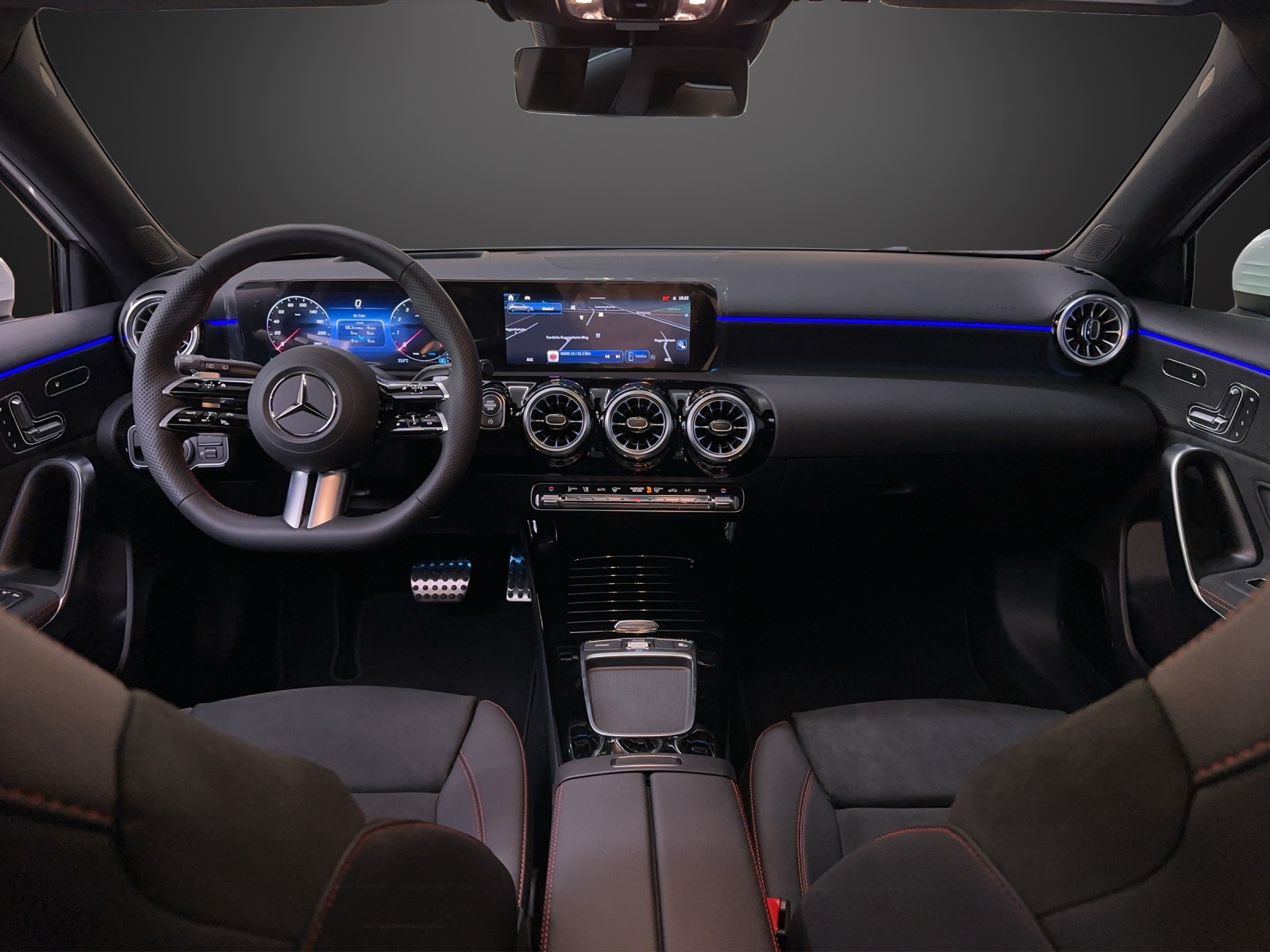MERCEDES-BENZ A 250 4Matic 8G-DCT-image-8