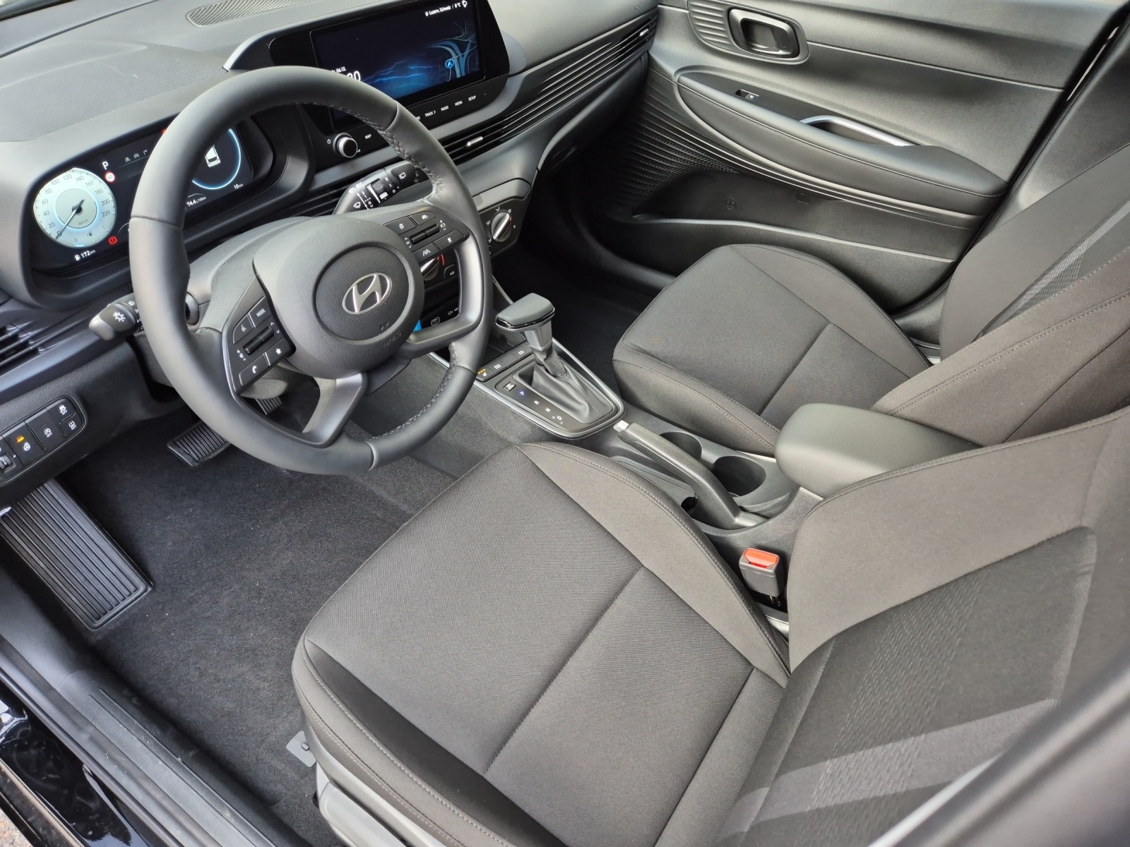 HYUNDAI i20 1.0 T-GDi Amplia-image-4