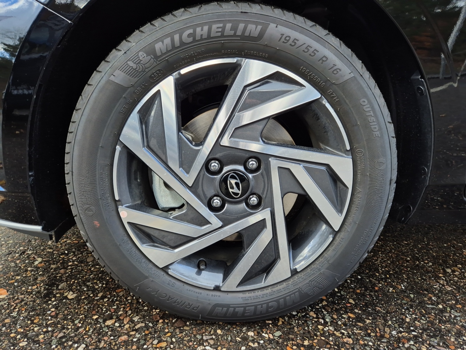 HYUNDAI i20 1.0 T-GDi Amplia-image-12