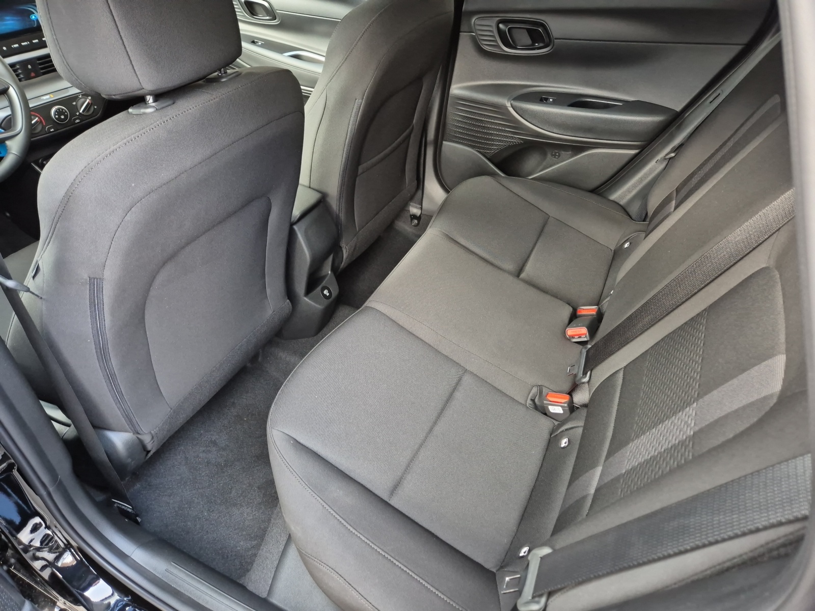 HYUNDAI i20 1.0 T-GDi Amplia-image-8