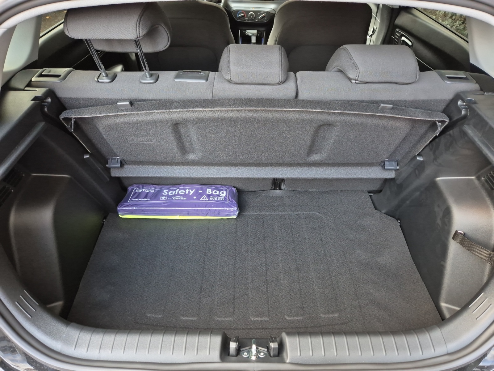 HYUNDAI i20 1.0 T-GDi Amplia-image-9